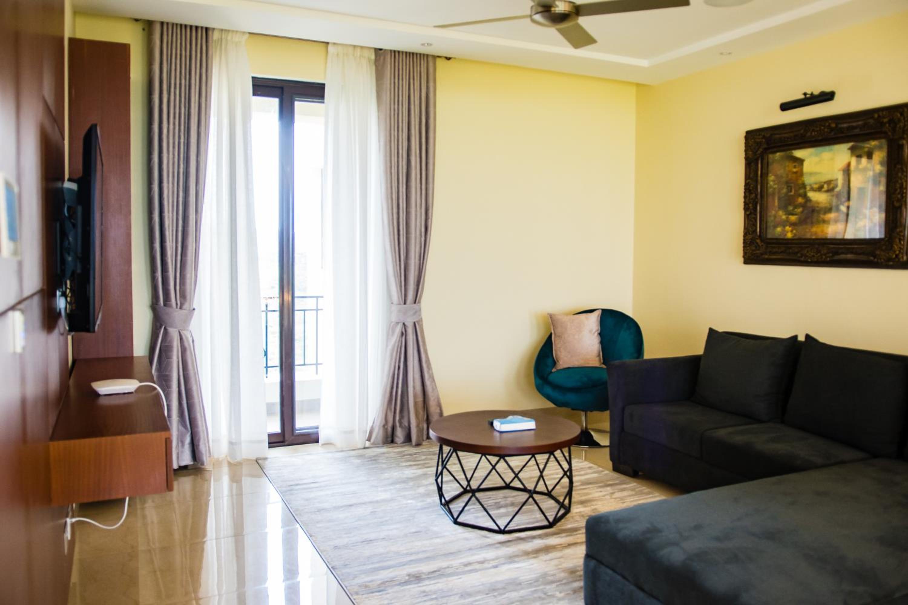 Three-Bedroom Apartment with Marina View photo 1