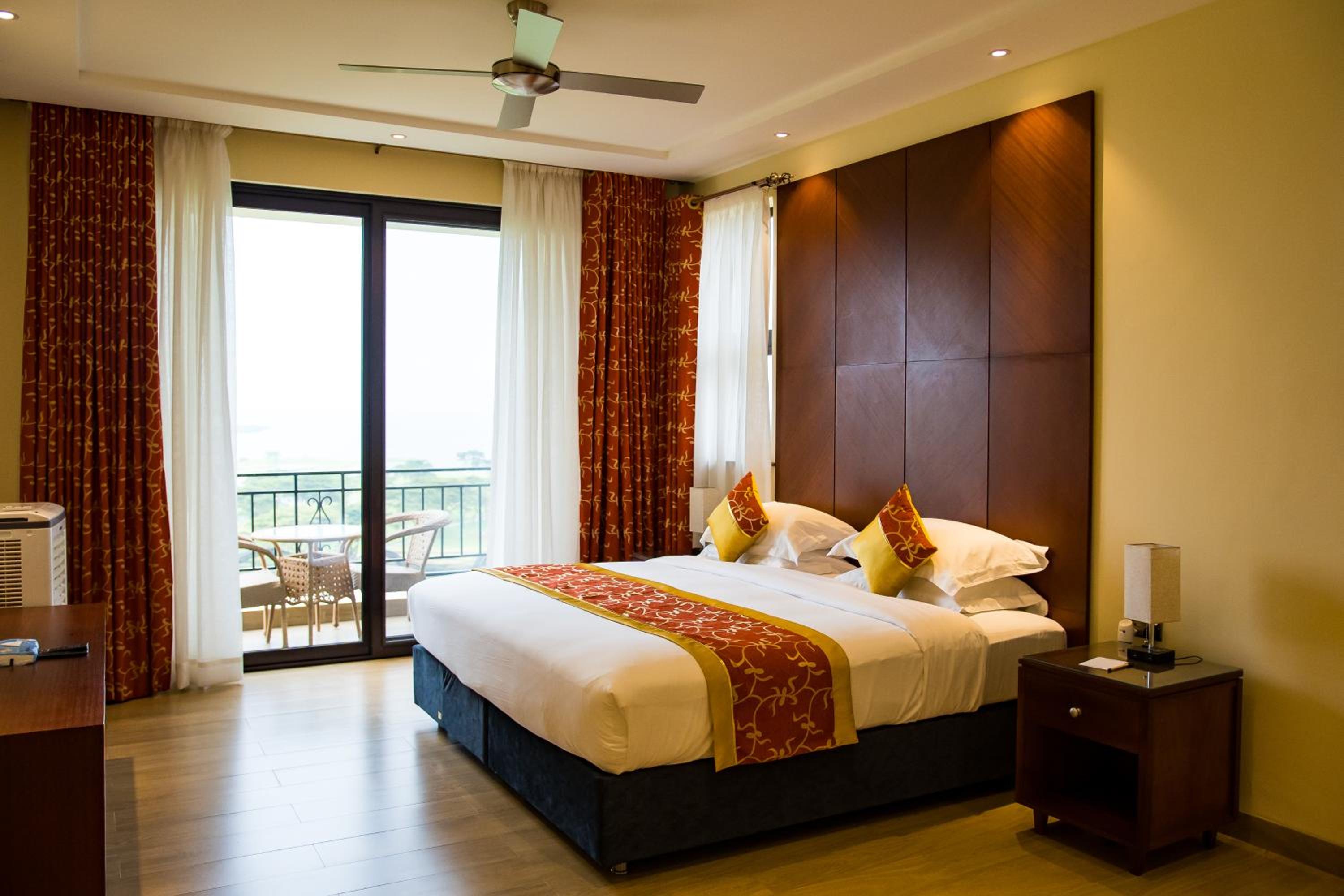 Three-Bedroom Apartment with Marina View