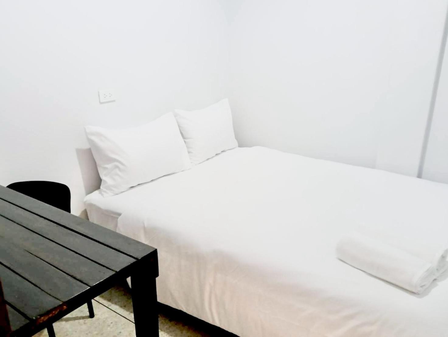 Double Room with Shared Bathroom photo 2