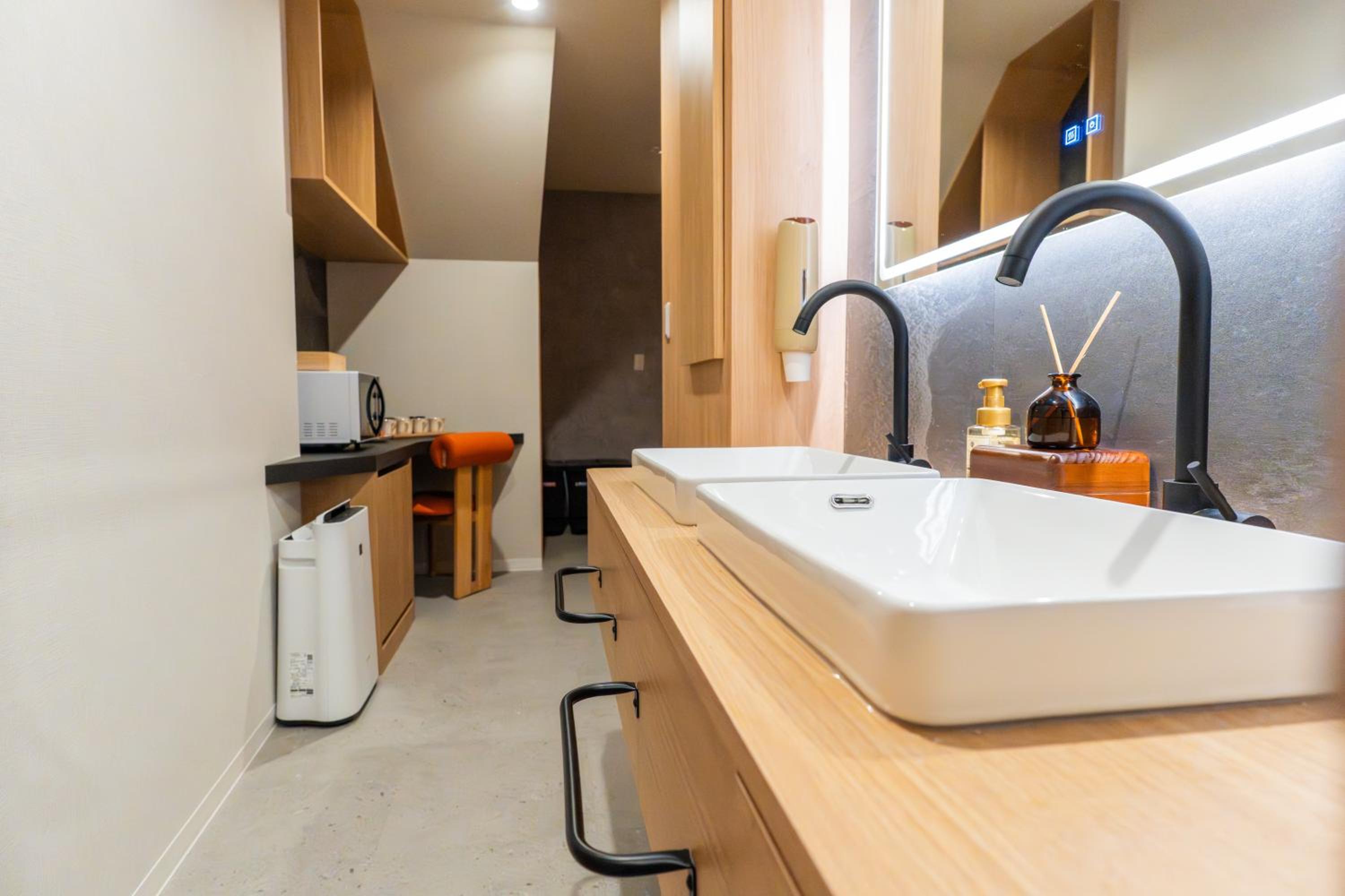Japanese-Style Room