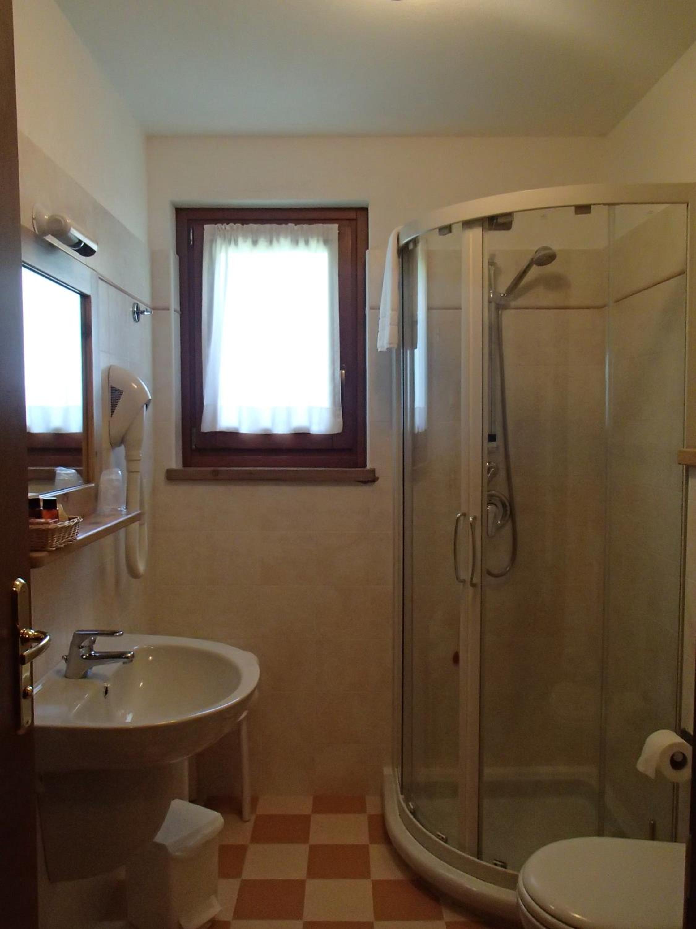 Double Room - Photo 3