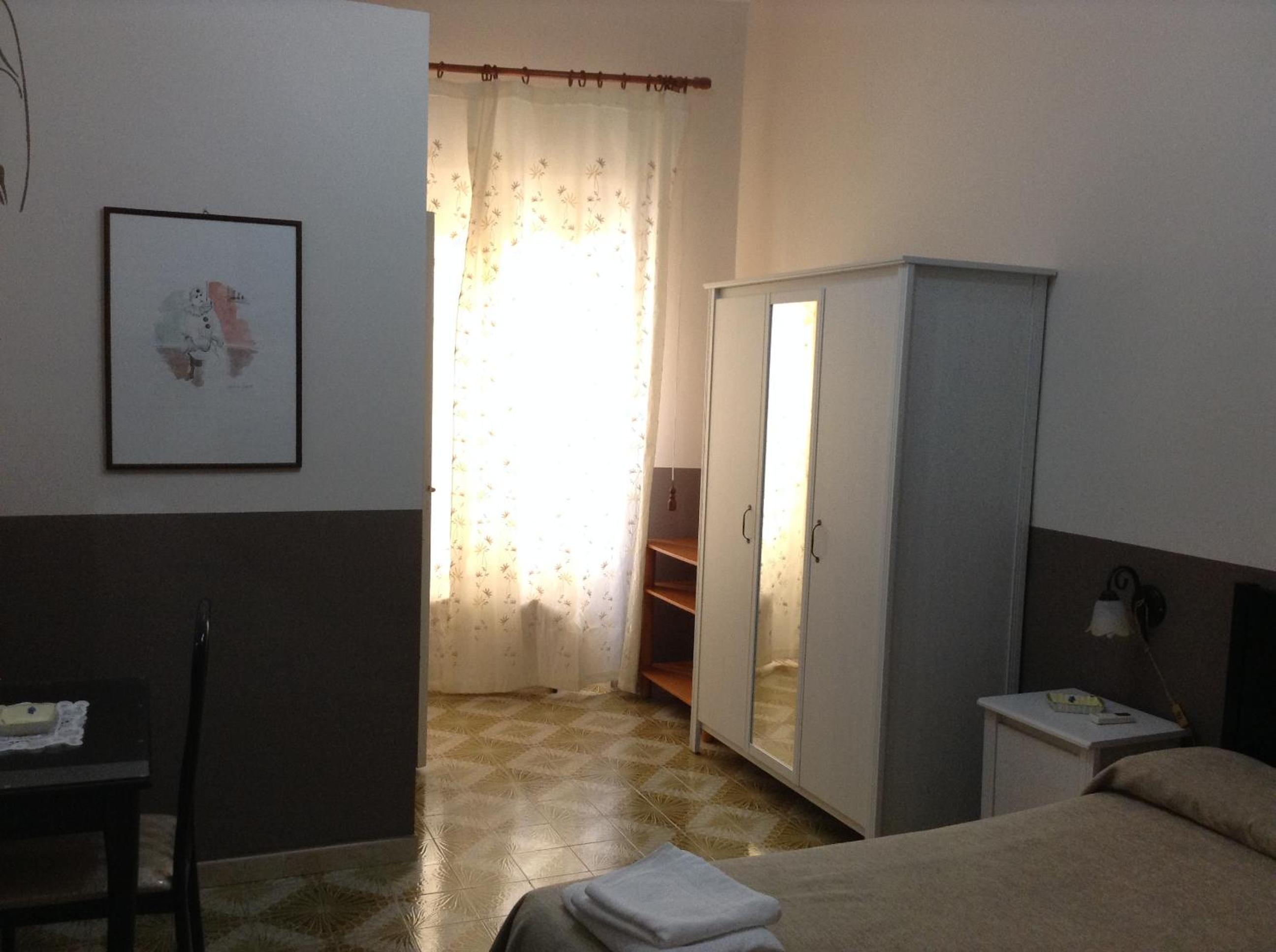 Triple Room - Photo 8