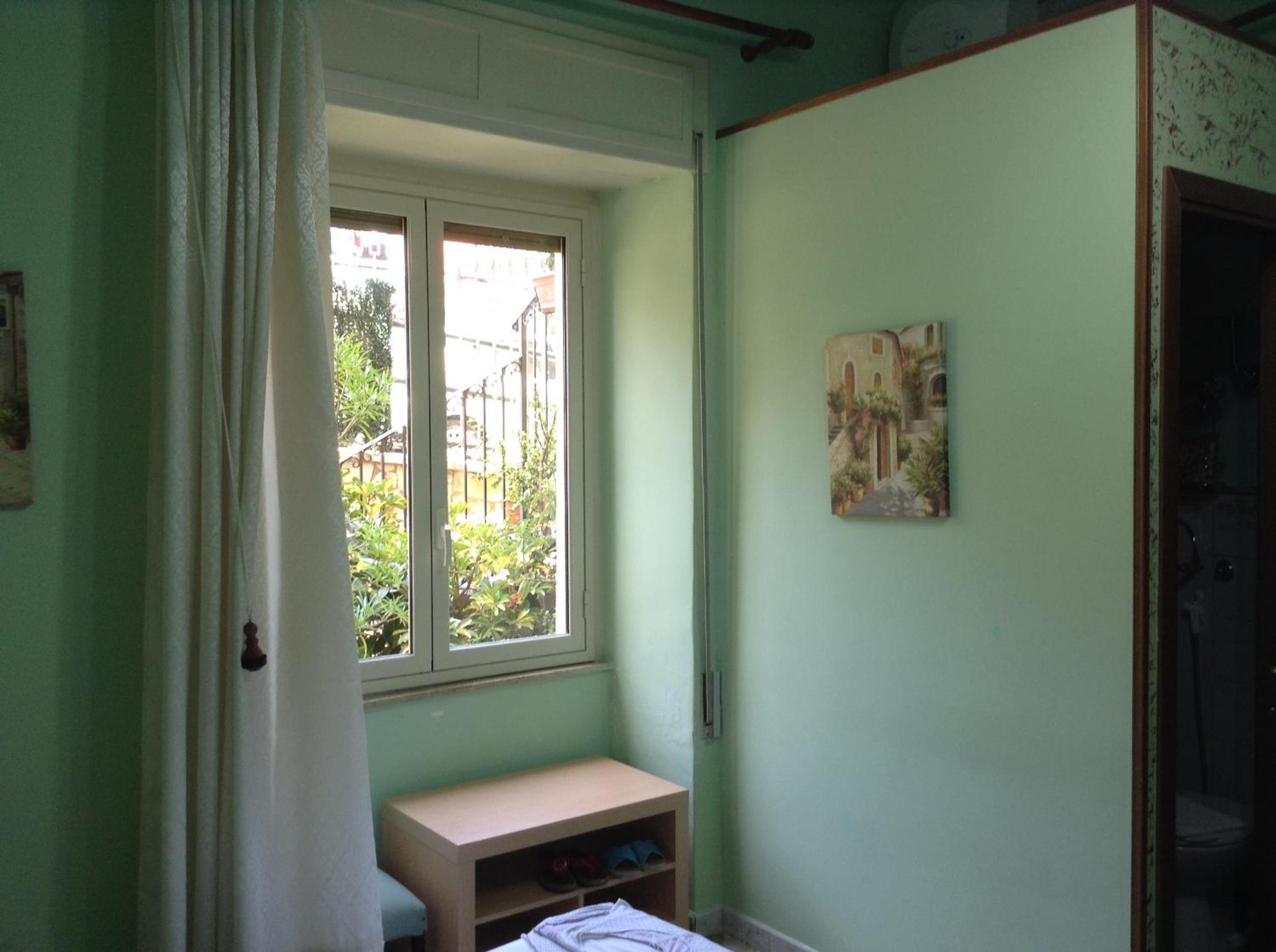Double or Twin Room - Photo 3