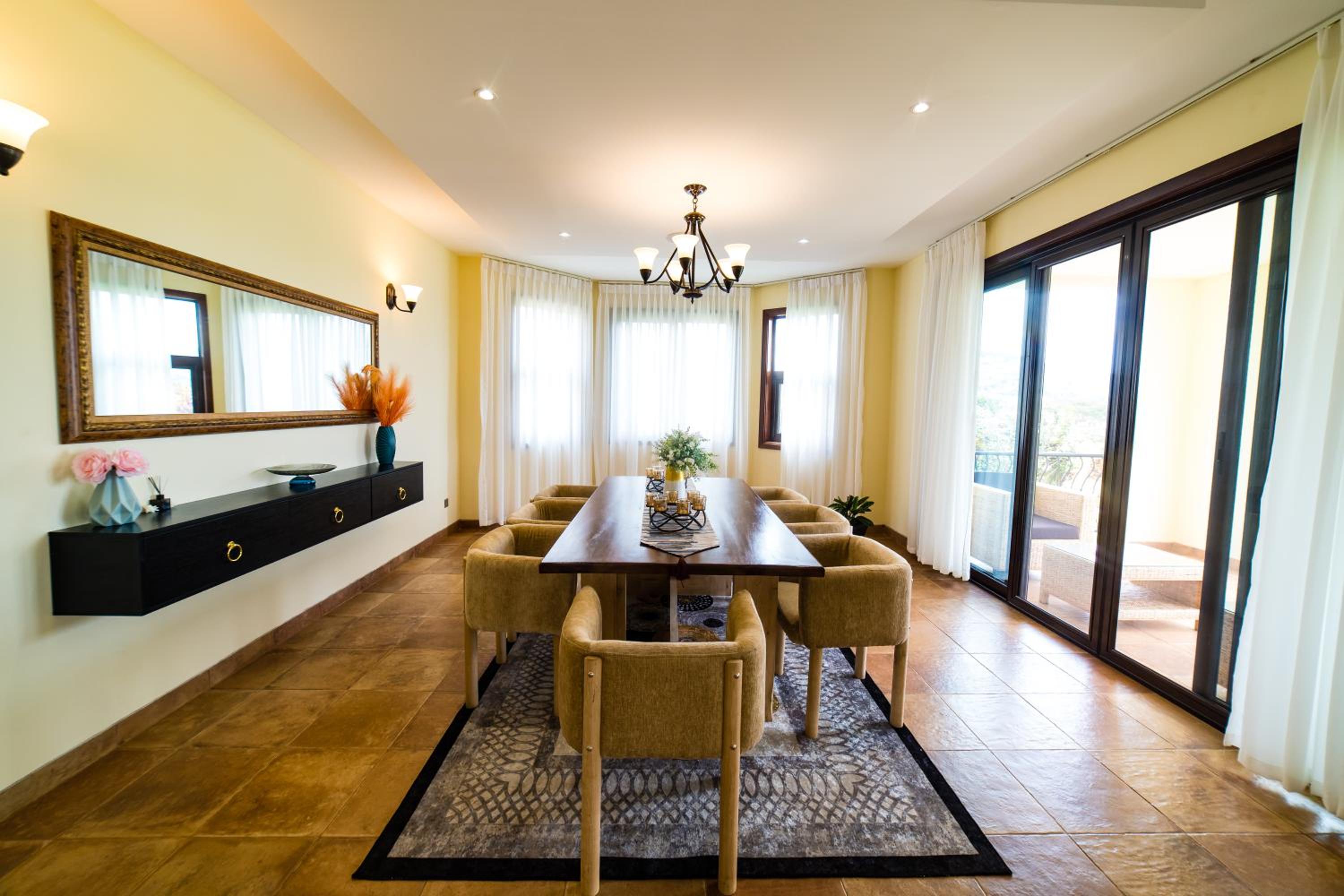 Four-Bedroom Penthouse Apartment photo 3