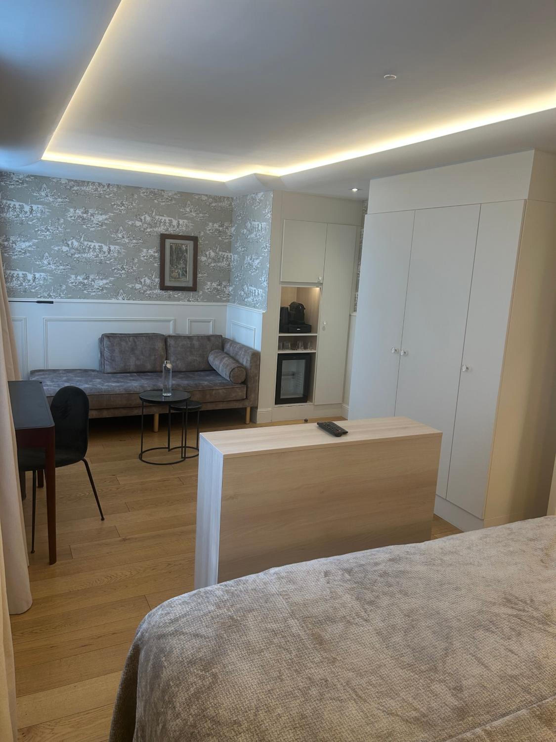 Deluxe Triple Room photo 2