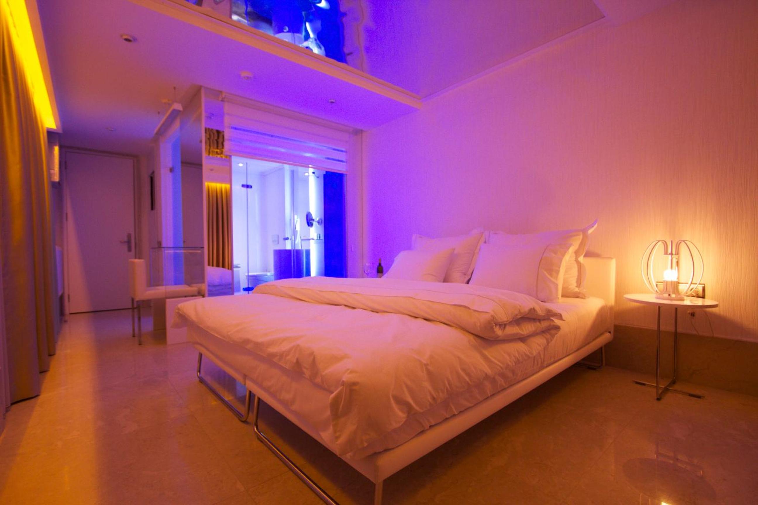 Standard Double Room with Garden View - Photo 9