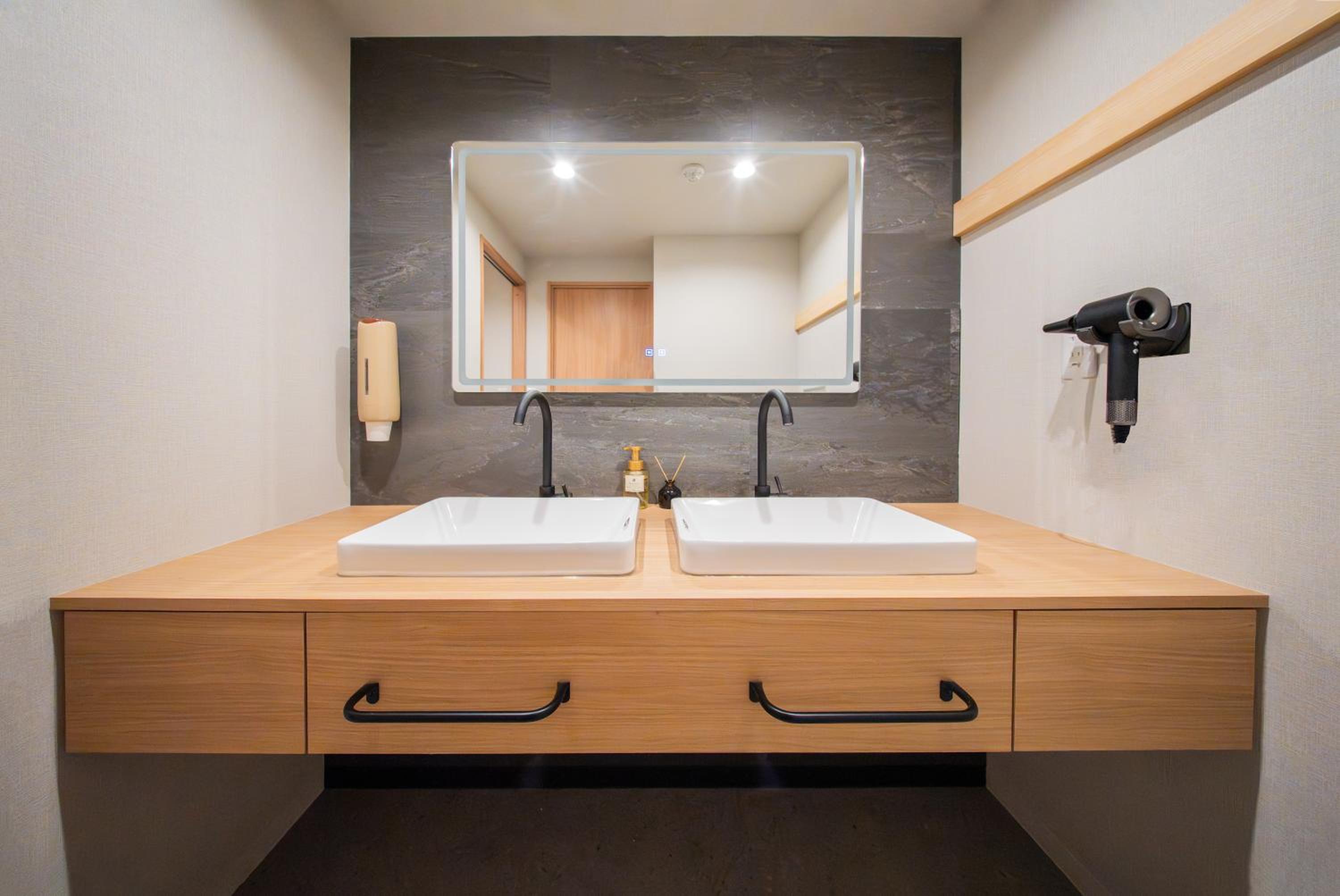 Japanese-Style Room