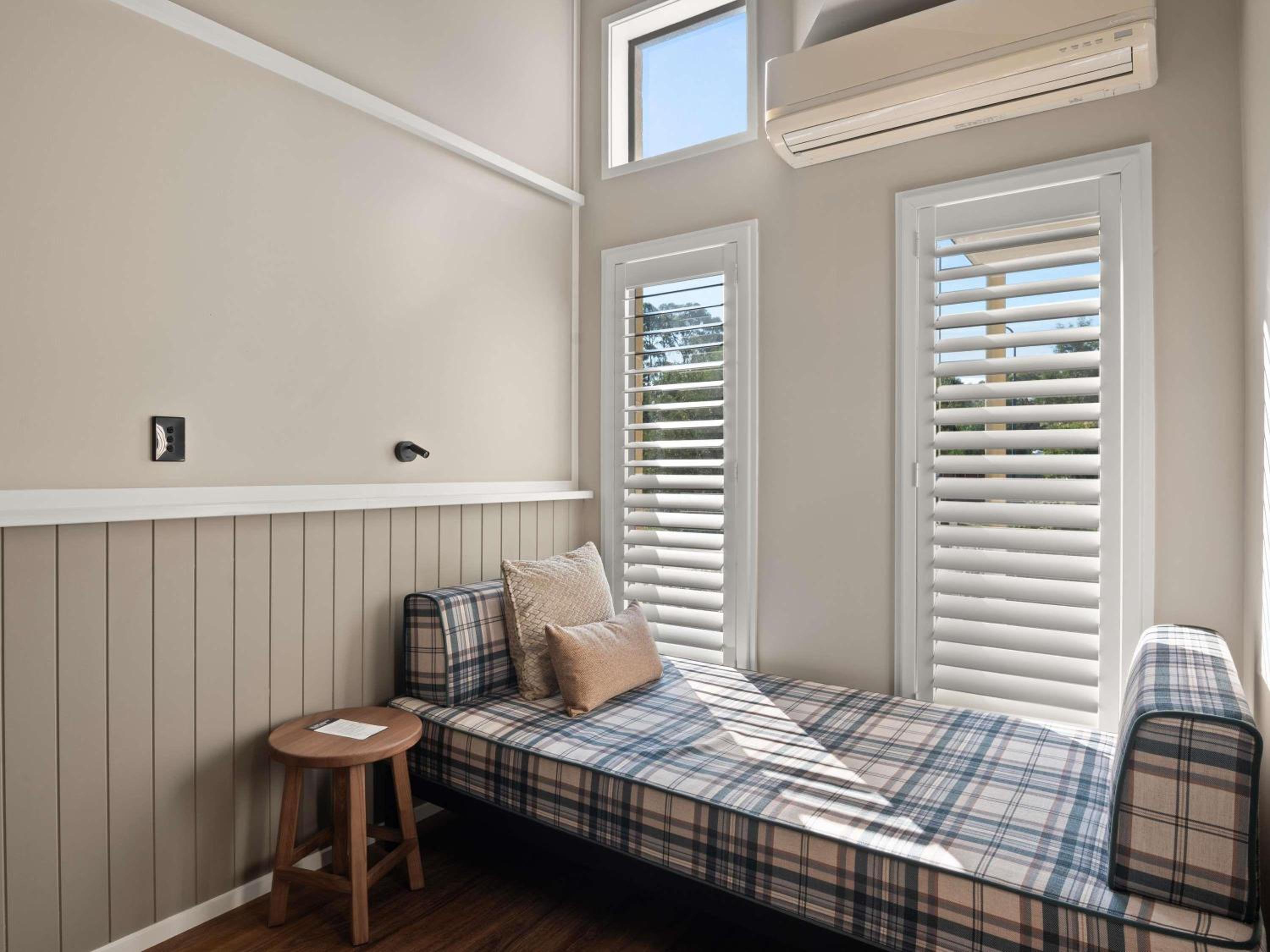 Two-Bedroom Apartment With One Queen And Two Single Beds photo 3