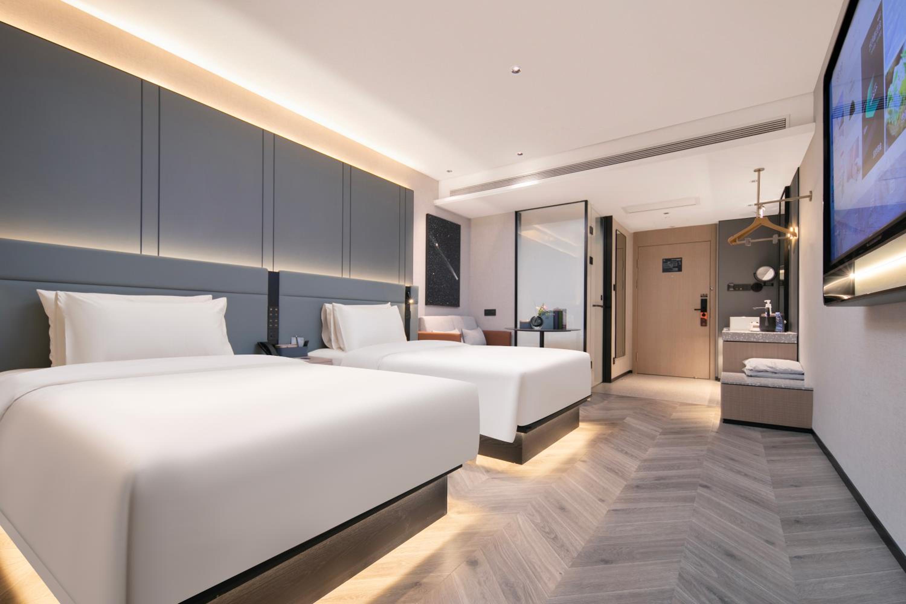 Jimu Twin Room with City View photo 1