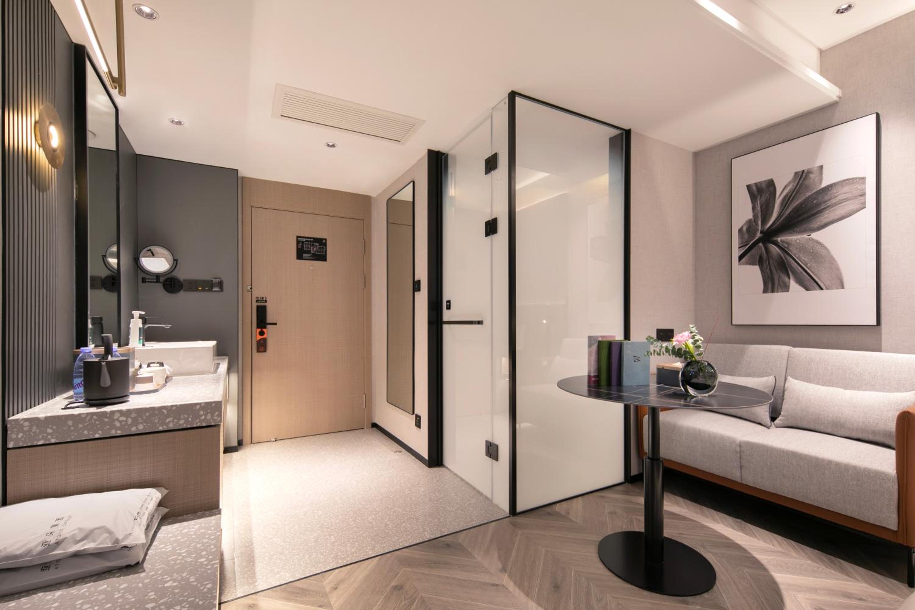 Jimu Twin Room with River View photo 2