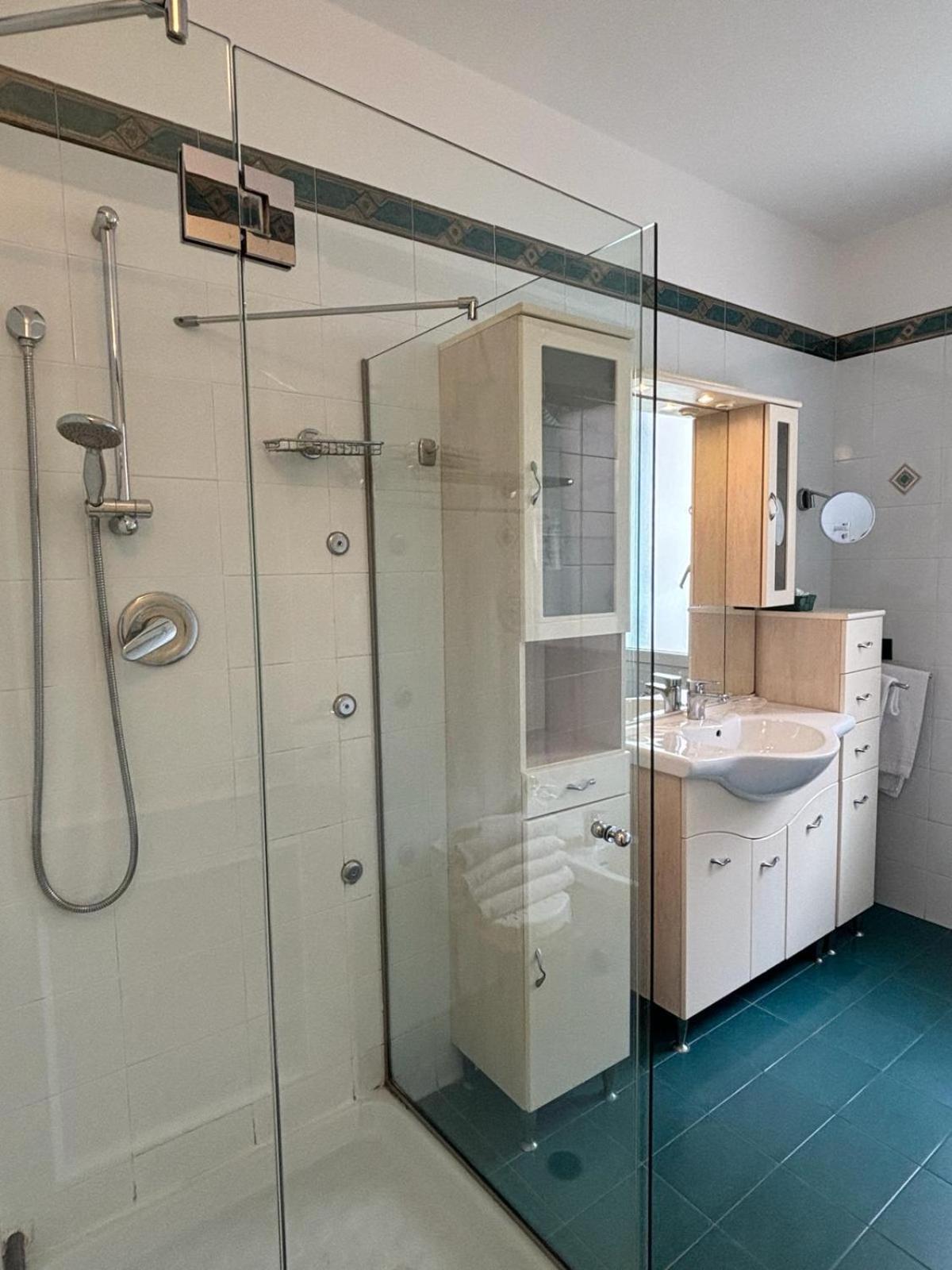 Superior Quadruple Room photo 2