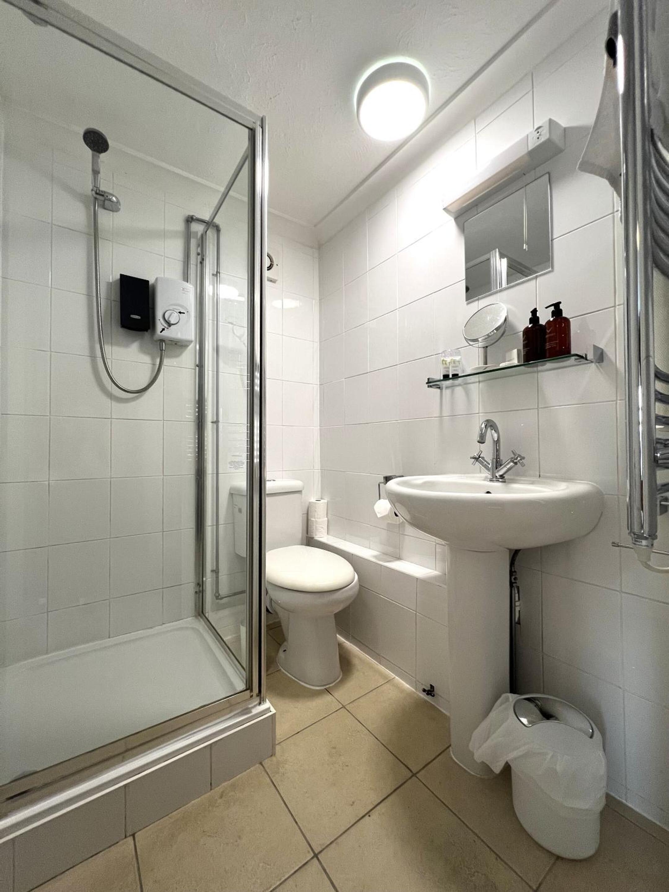 Twin Room - Photo 4