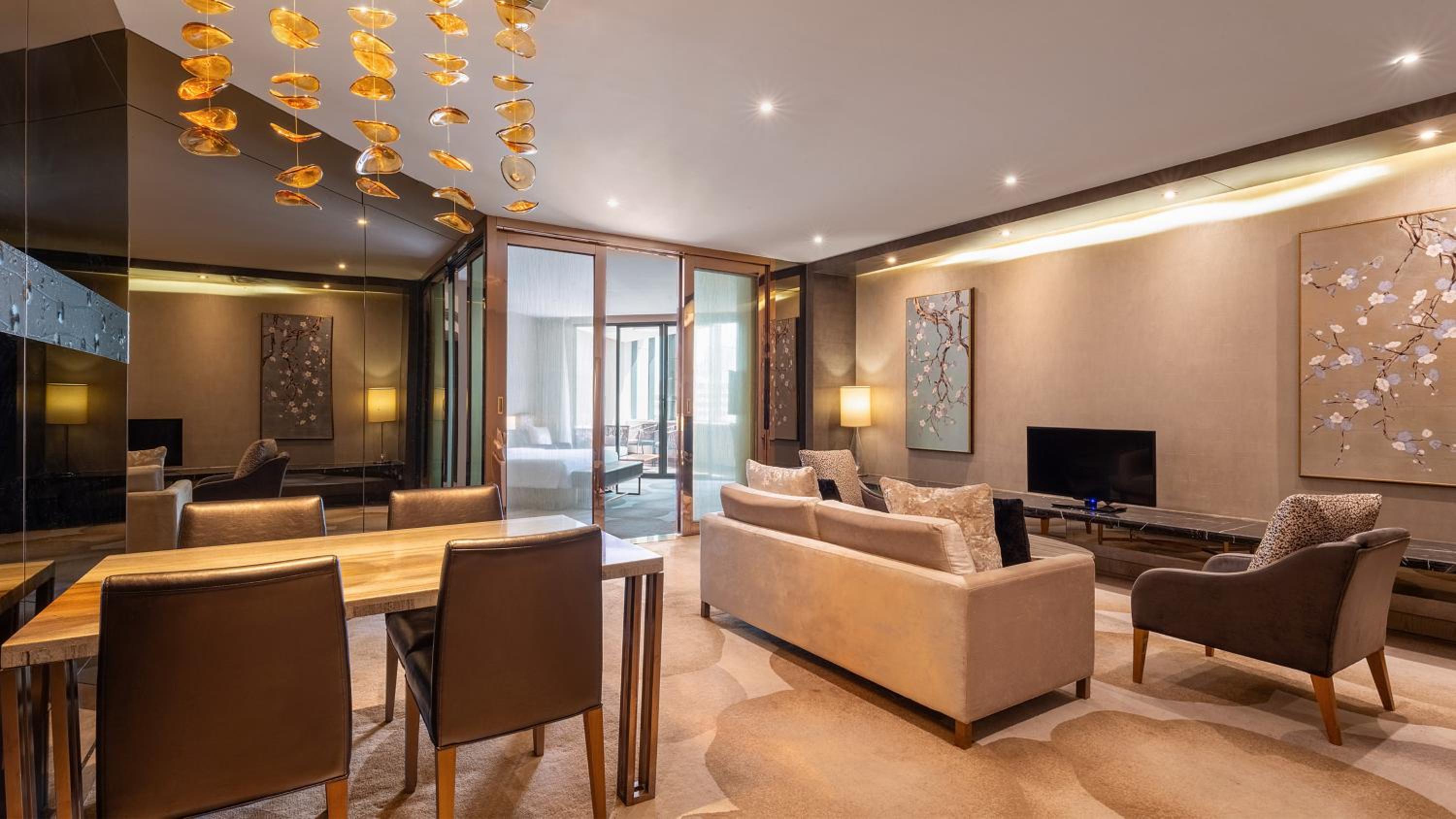 One-Bedroom Suite with Balcony and City VIew - Photo 2