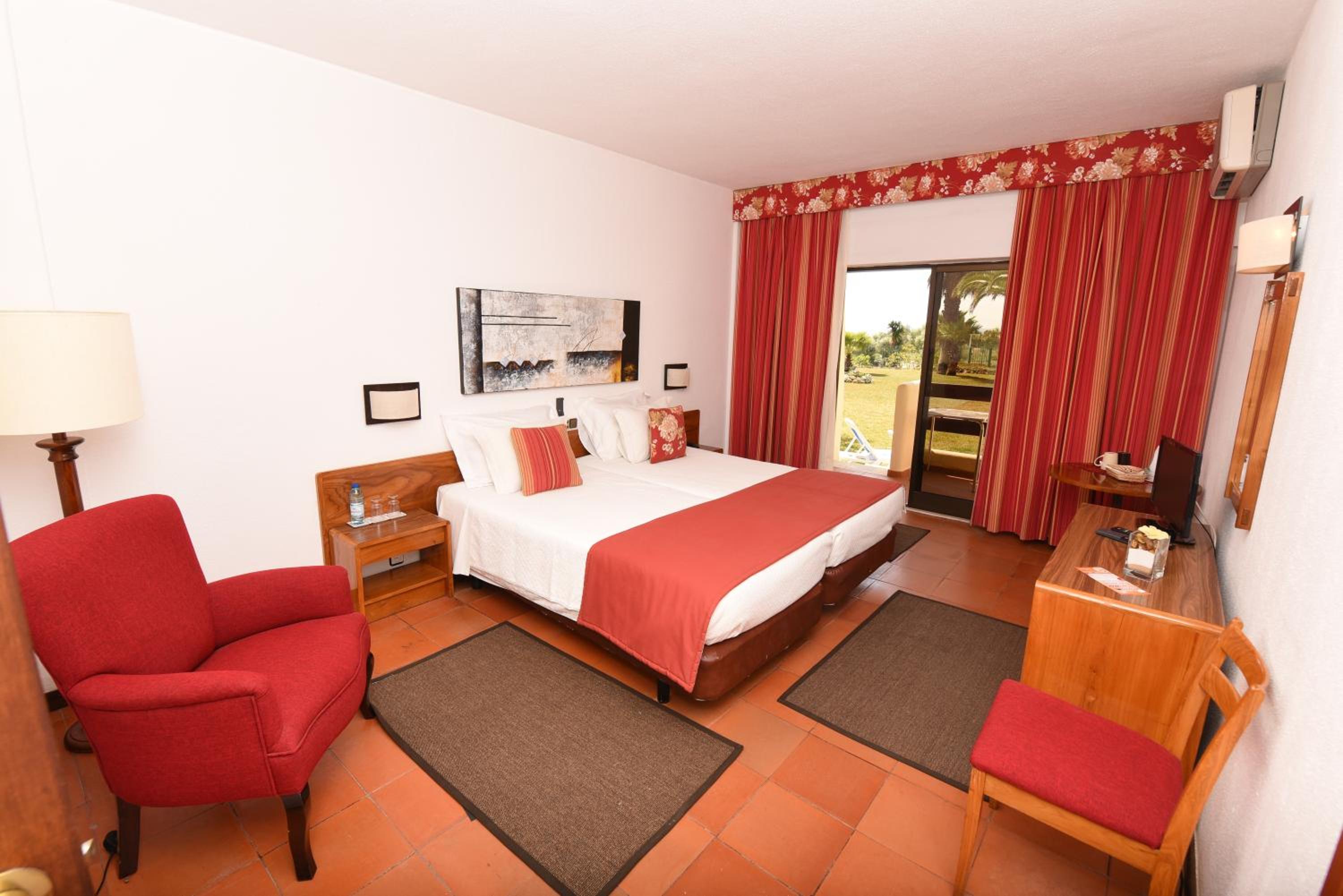 Standard Twin Room with Garden View photo 1