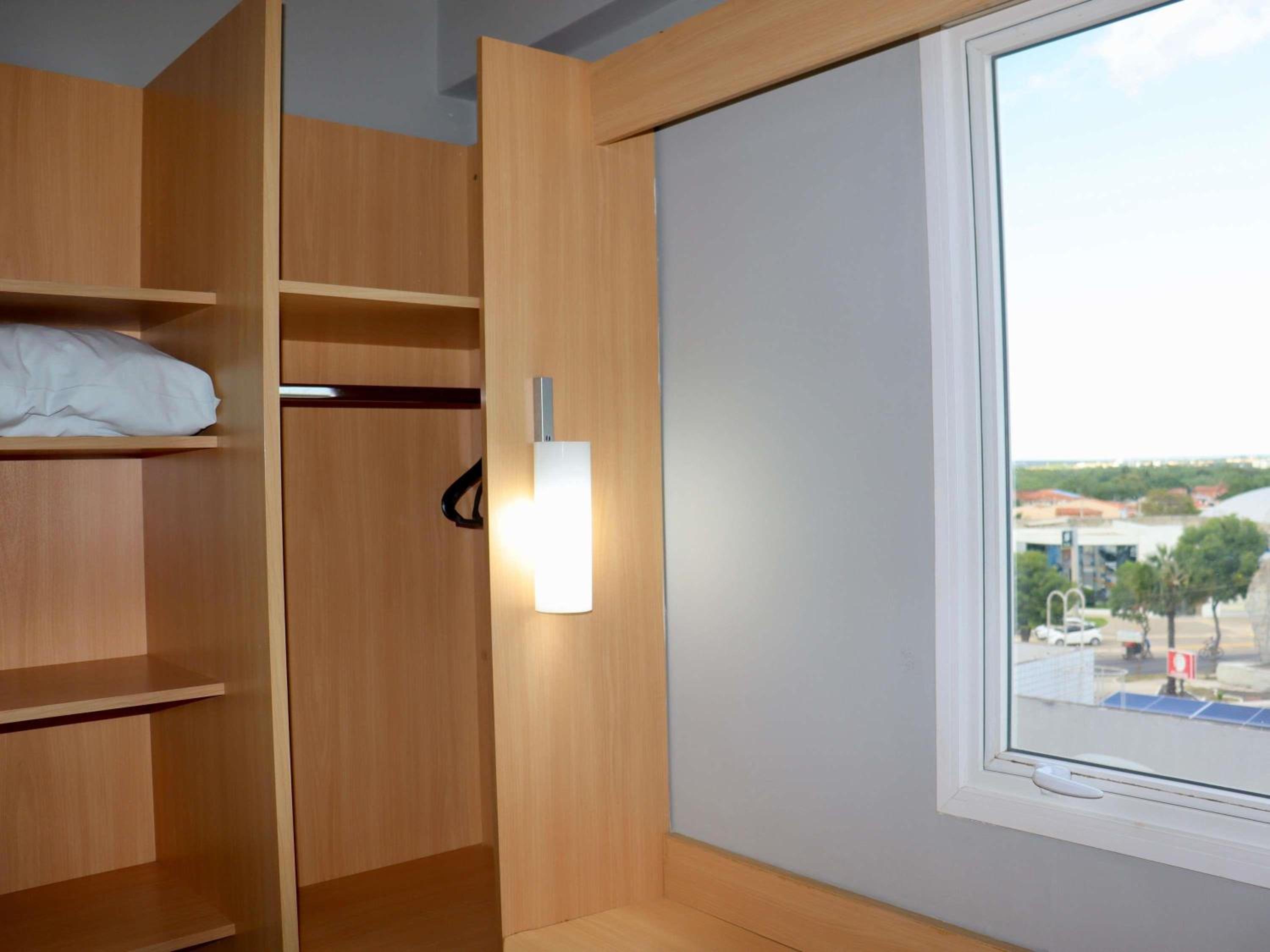 Standard Room with 2 Single Beds photo 2