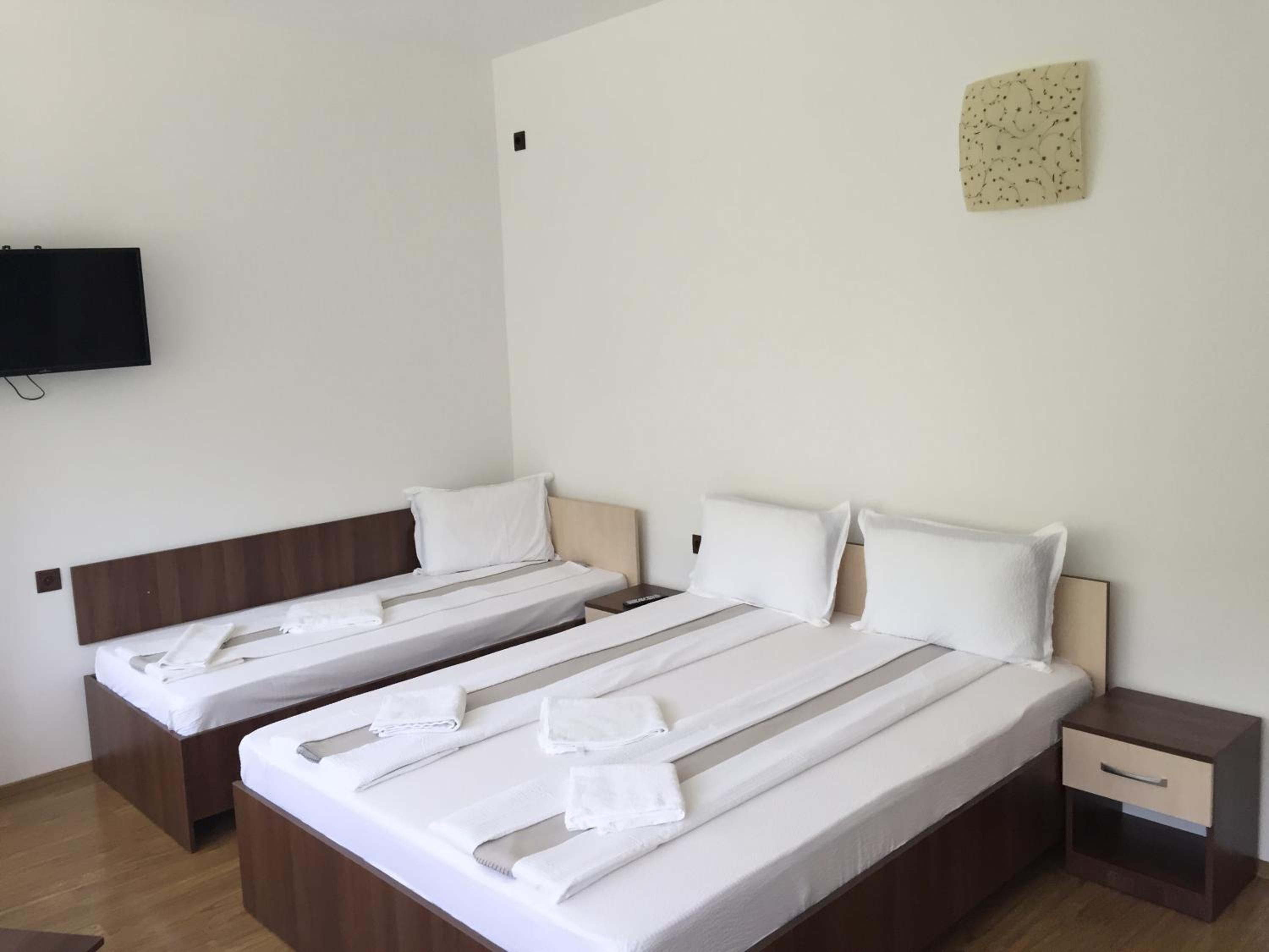 Standard Triple Room - Photo 1