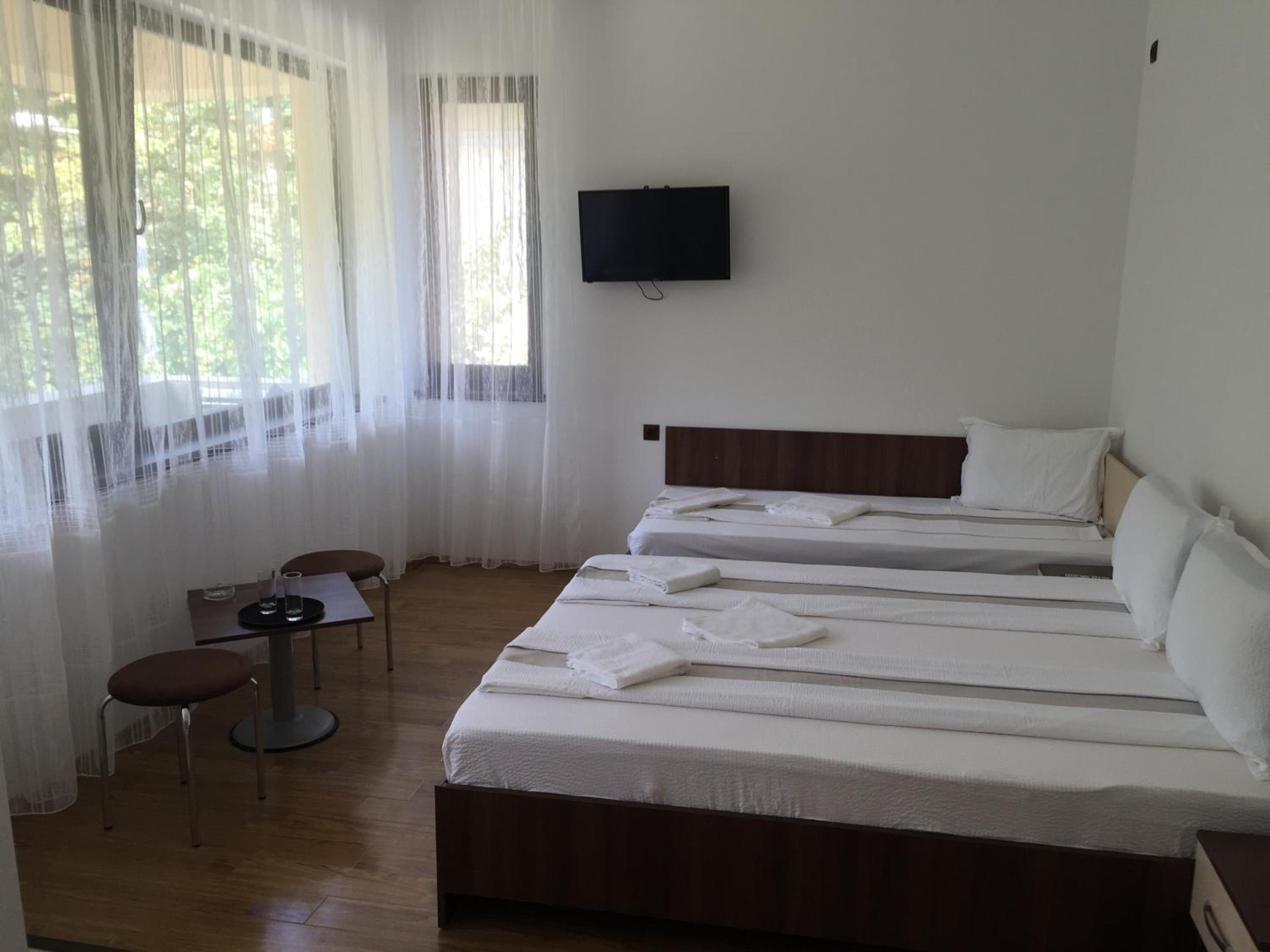 Standard Triple Room - Photo 19