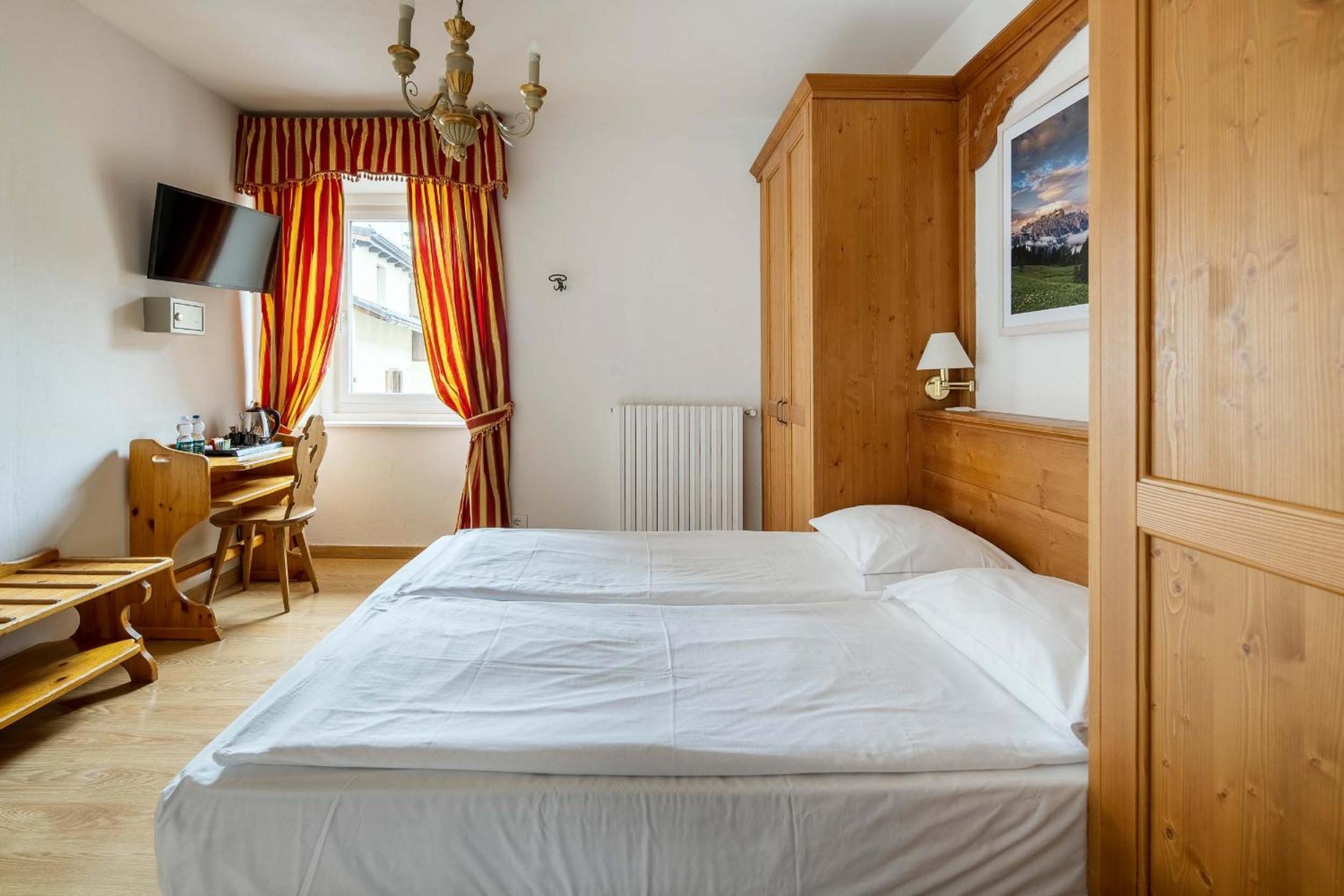 Economy Double Room photo 3