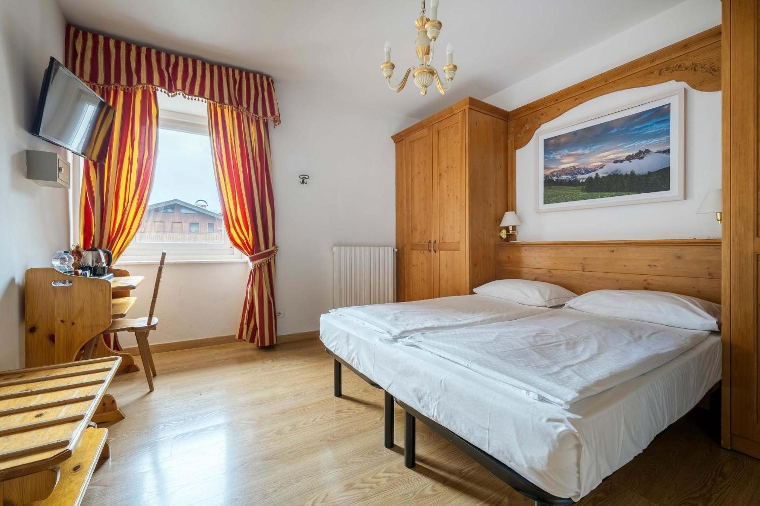 Economy Double Room photo 2
