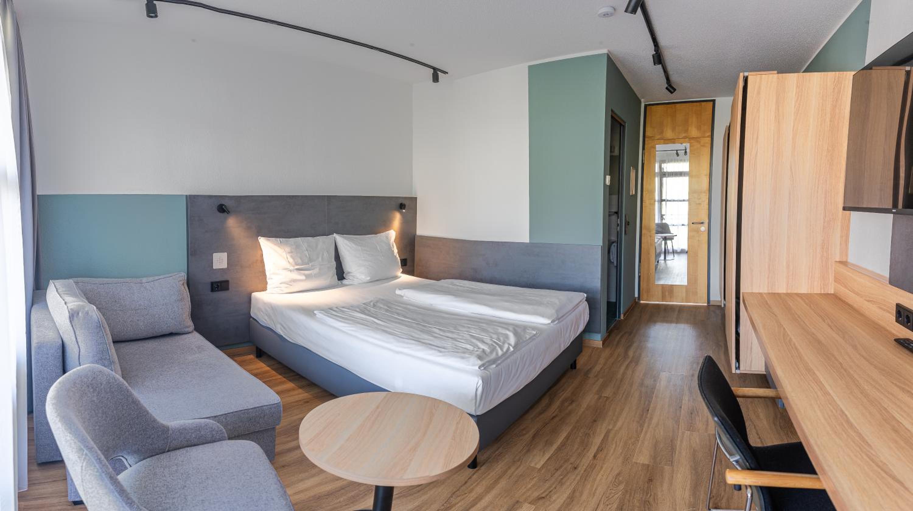 Queen Room with Balcony