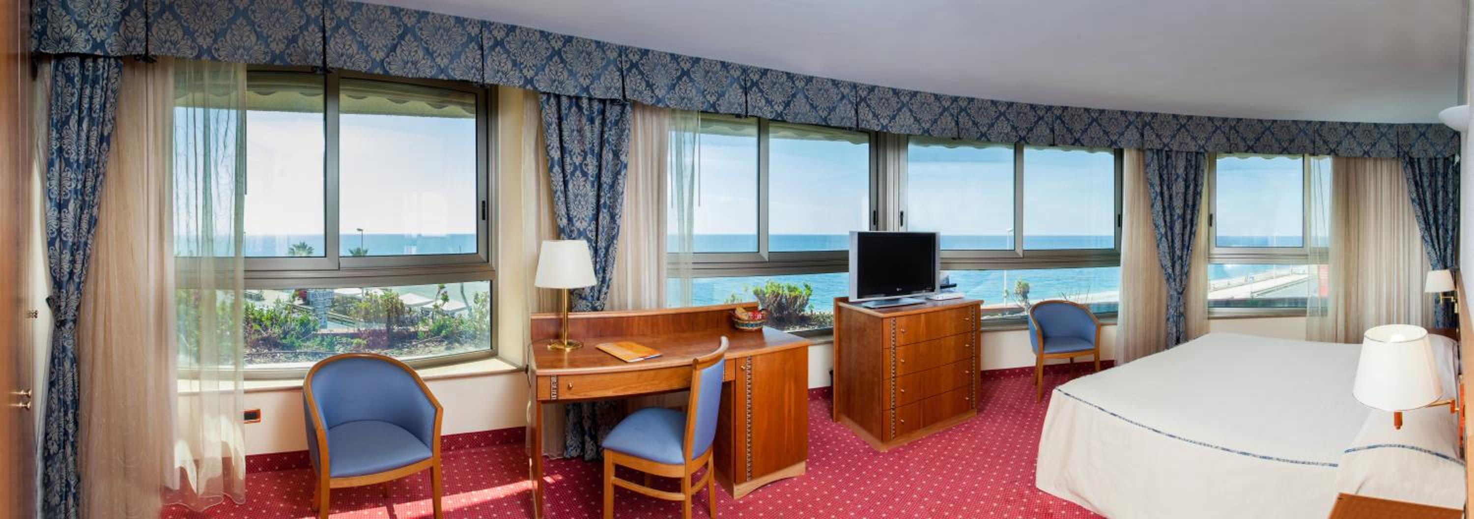 Junior Suite with Sea View photo 2