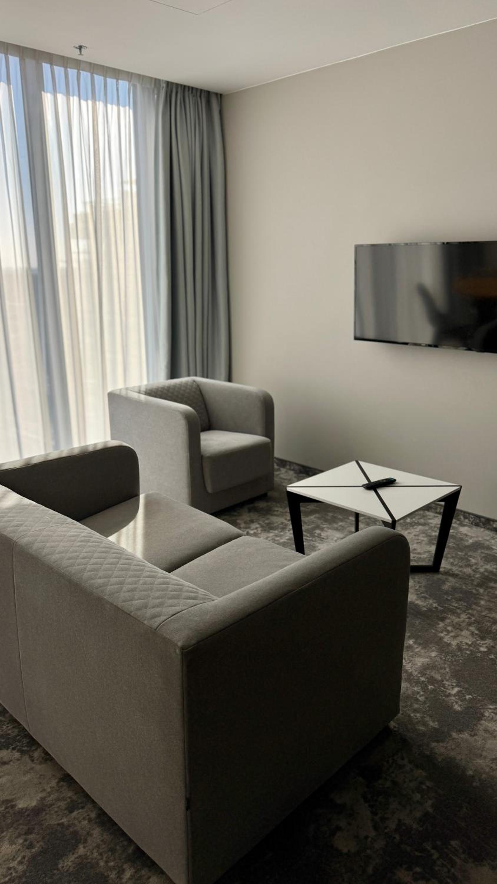 Spacious Suite with Double Bed and Extra Sofa f or Two people photo 1