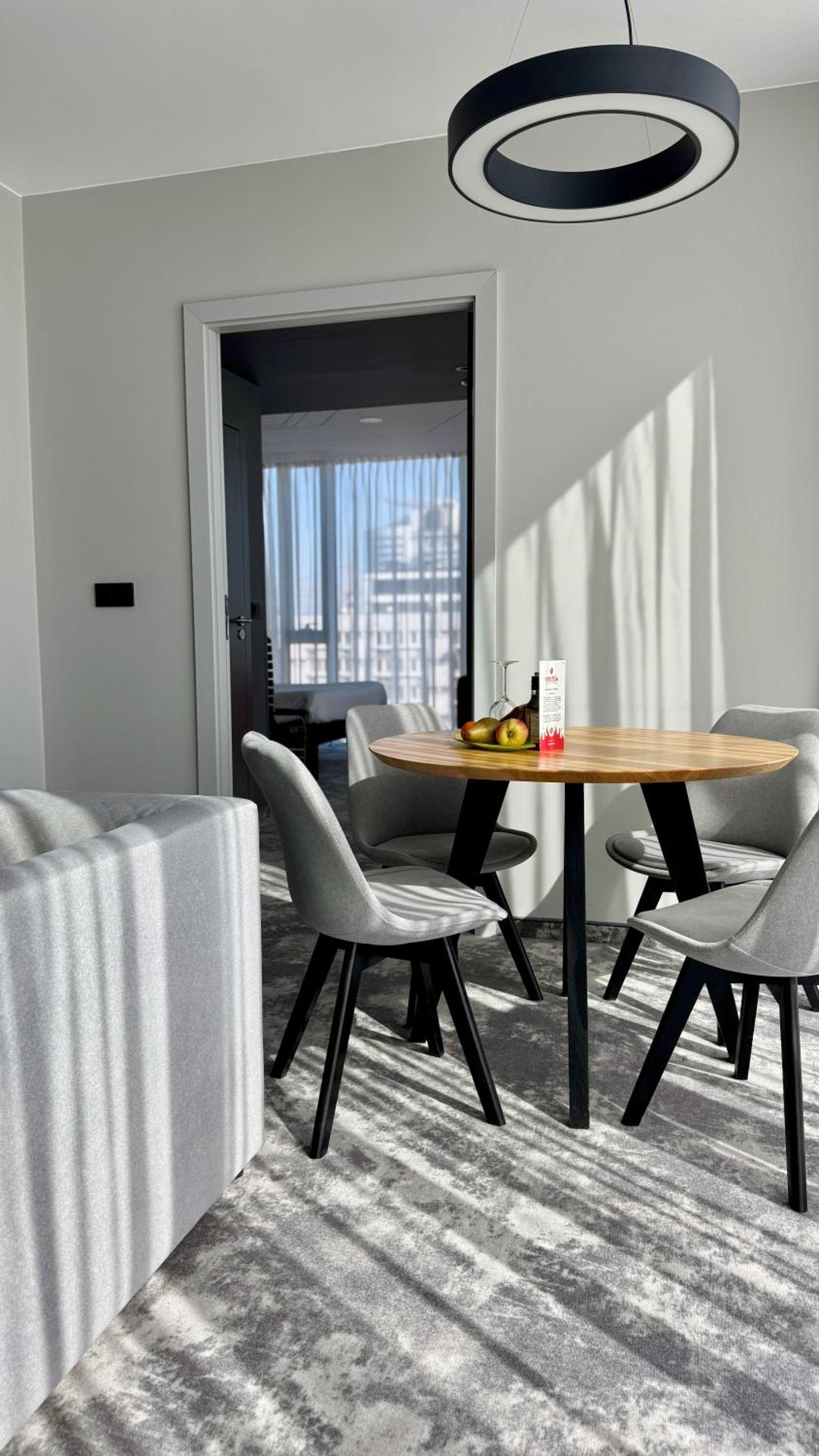 Spacious Suite with Double Bed and Extra Sofa f or Two people photo 3