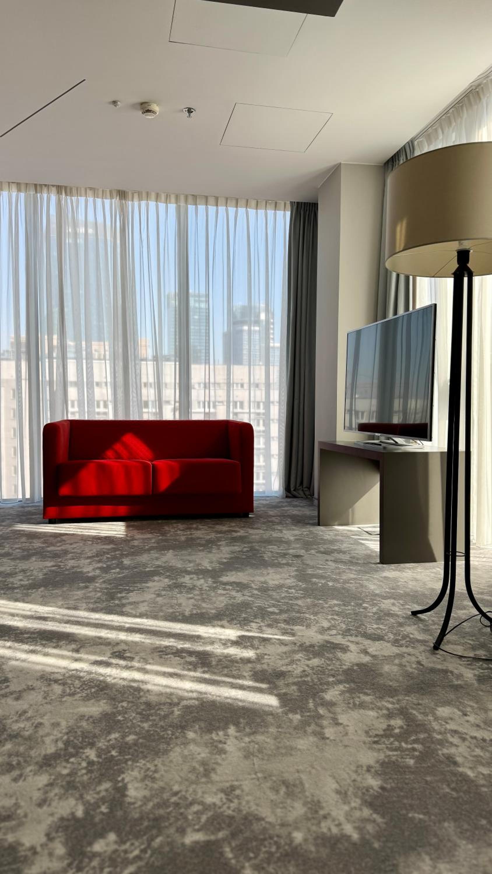 Spacious Suite with Double Bed and Extra Sofa f or Two people photo 2