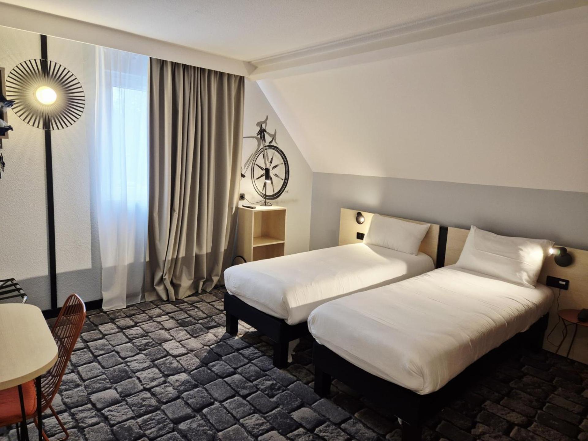 Standard Room with Two Single Beds