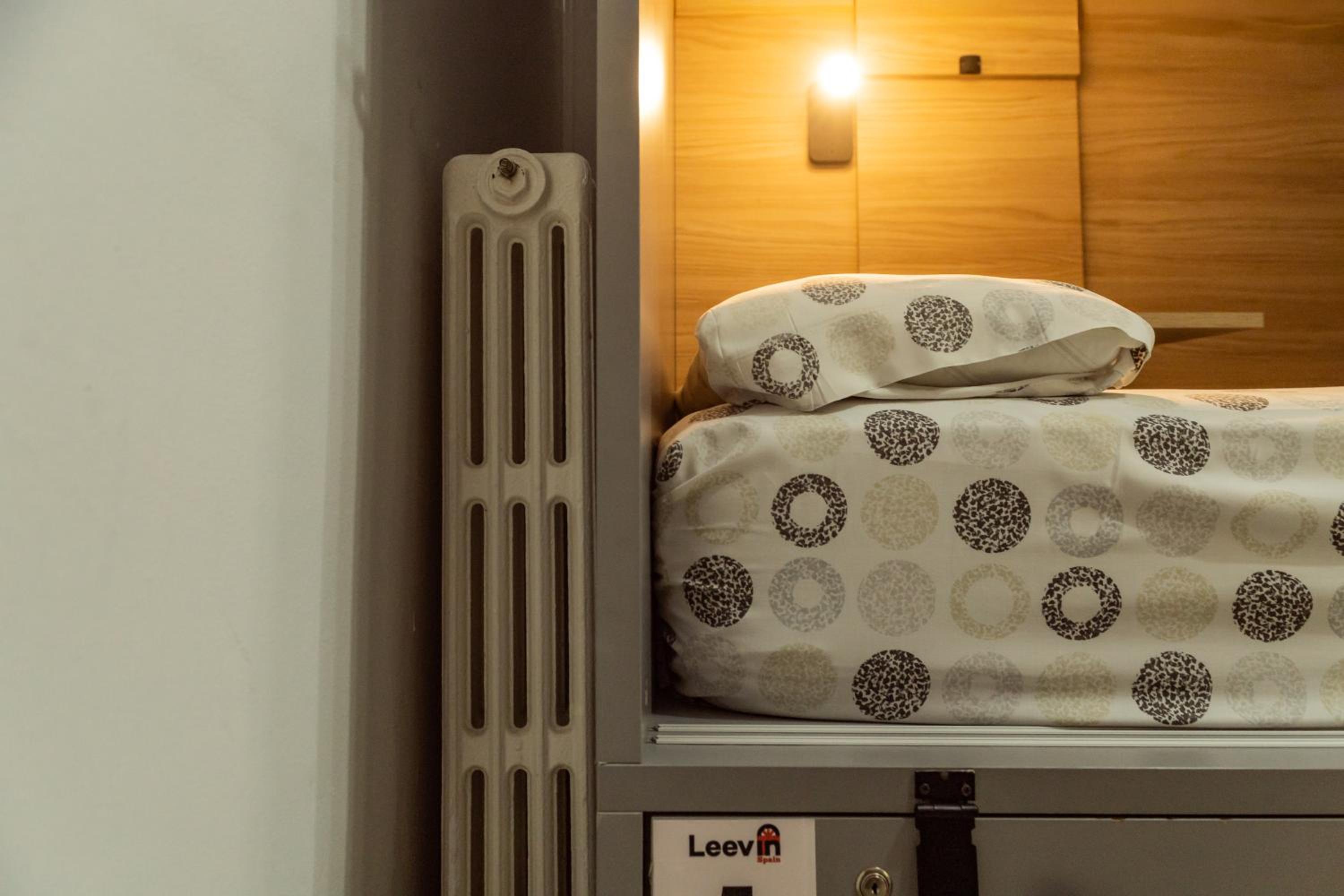 Bed in 8-Bed Mixed Dormitory Room photo 2