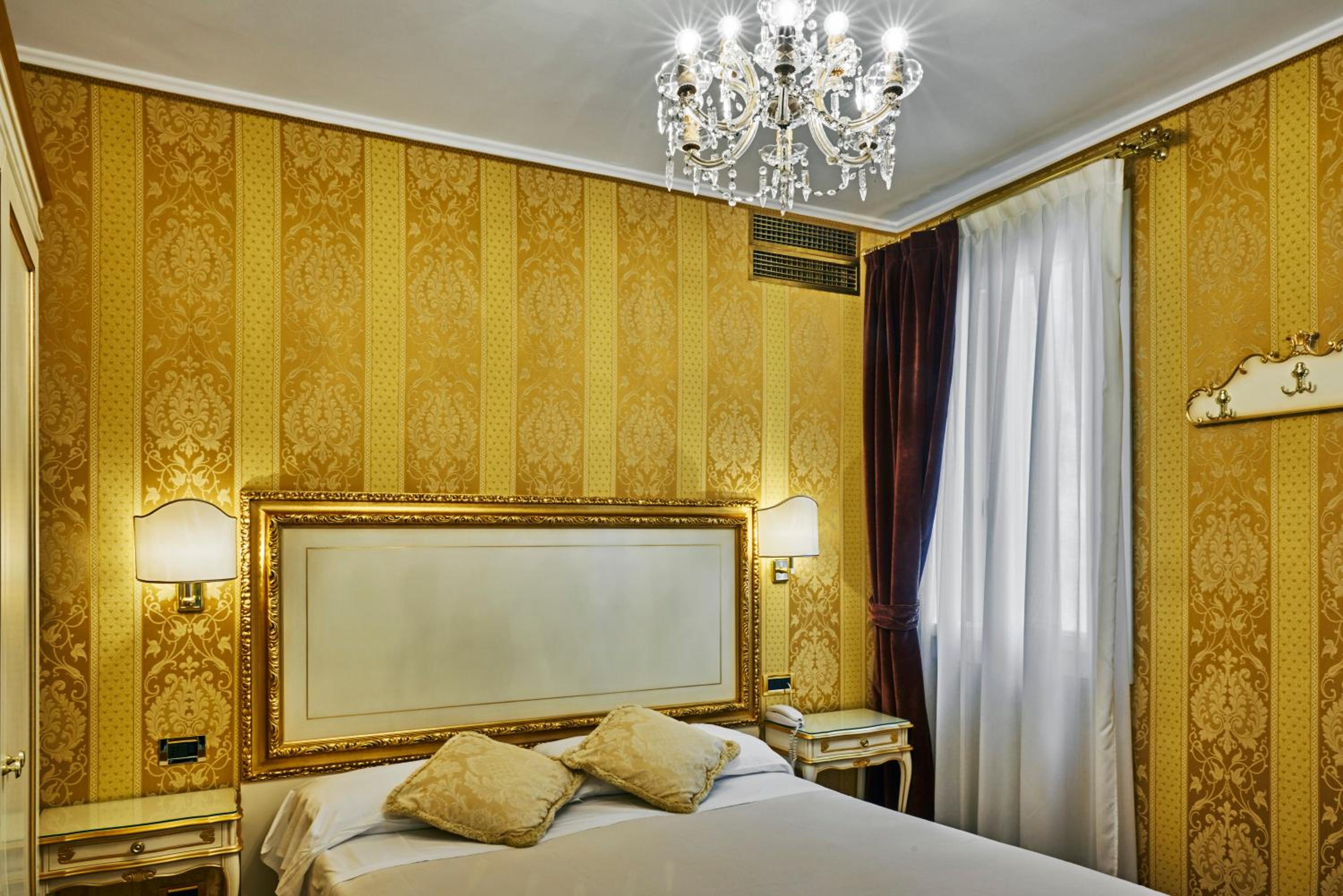 Classic Double or Twin Room photo 1