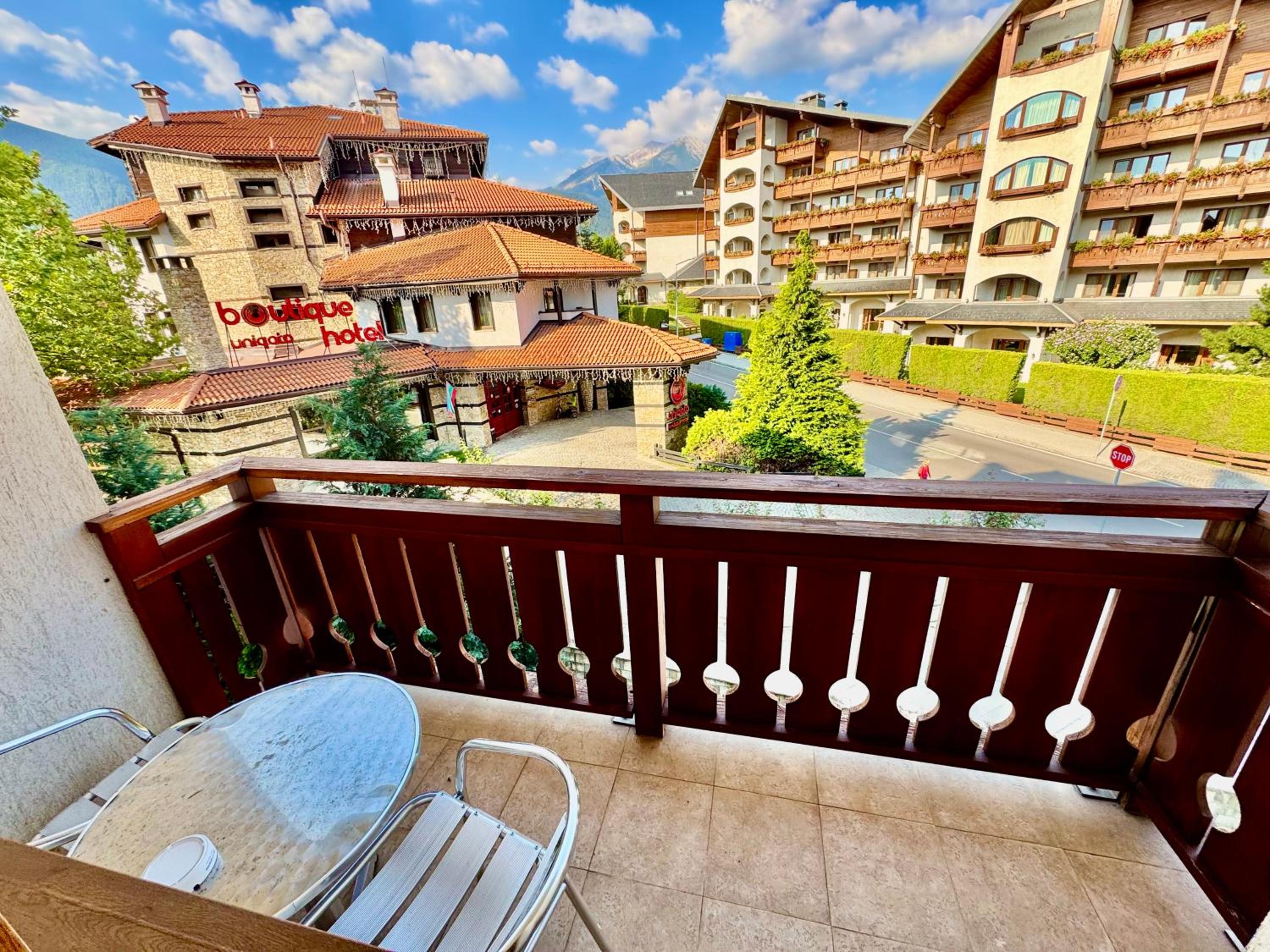 One-Bedroom Apartment with Balcony photo 1