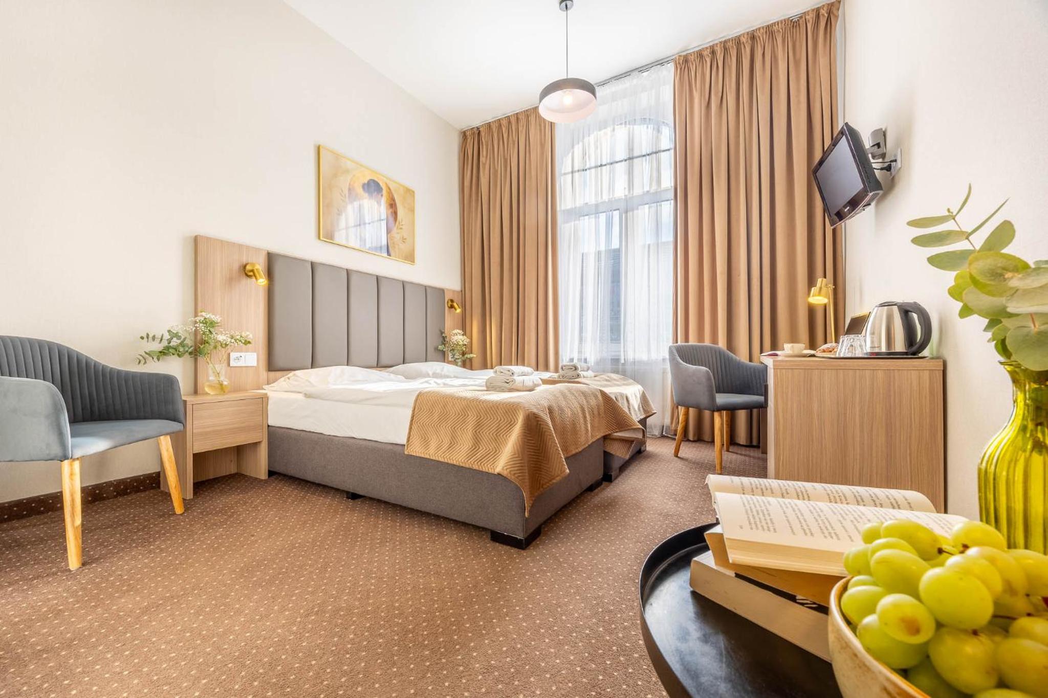 Deluxe Double Room with Two Double Beds photo 3