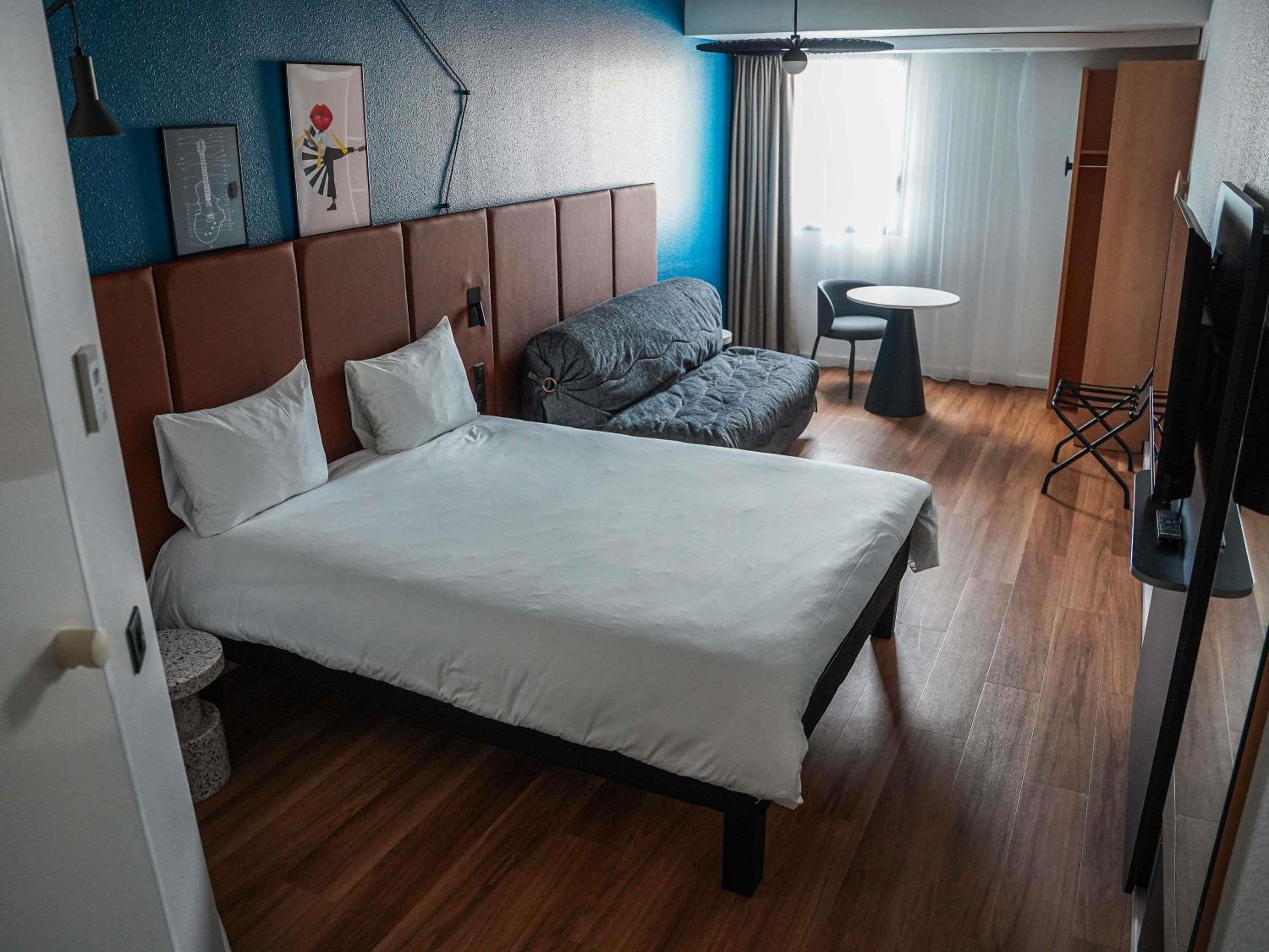  Chambre Standard avec Lit Double et Canapé double - Photo 1