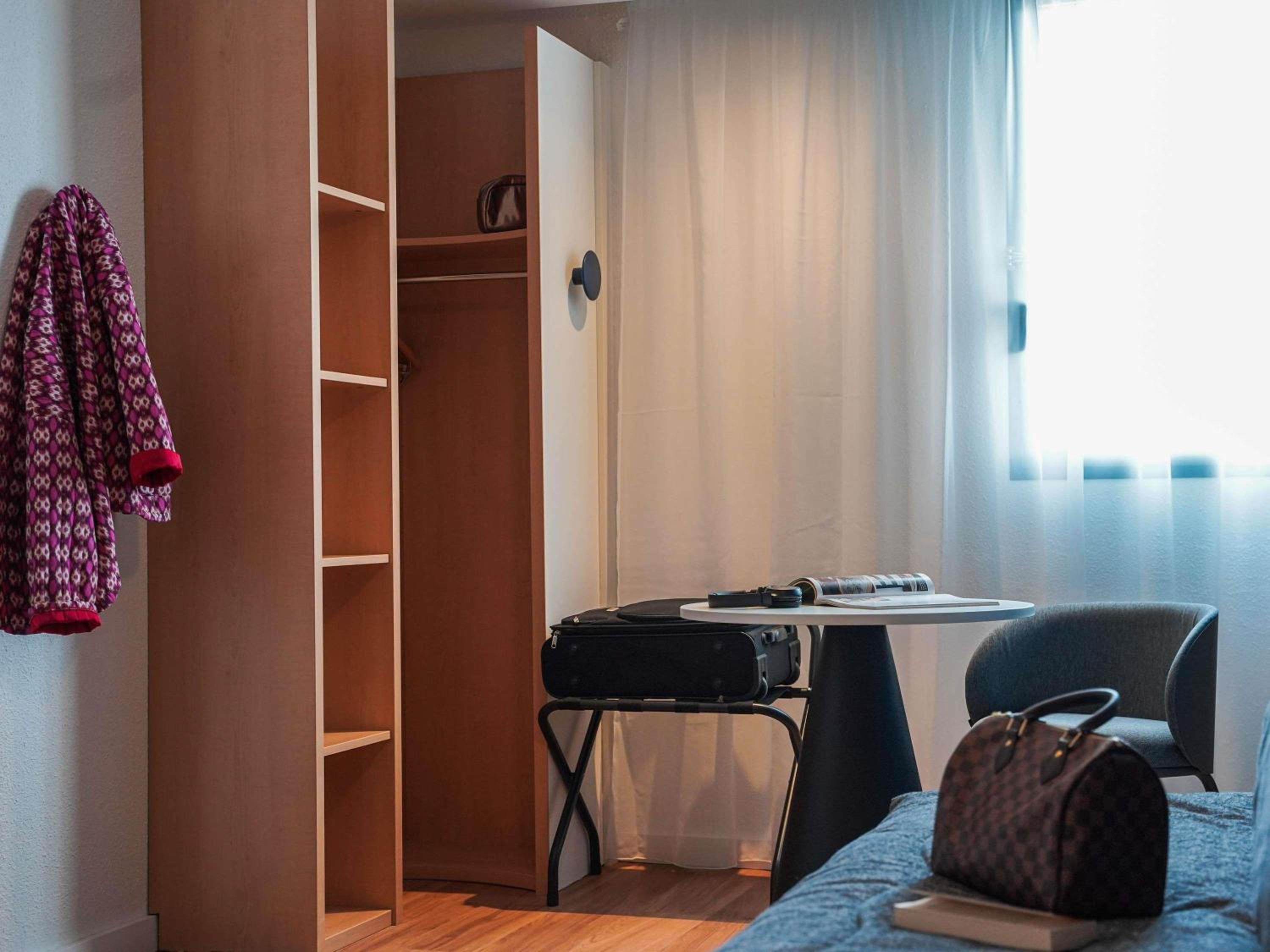  Chambre Standard avec Lit Double et Canapé double - Photo 3