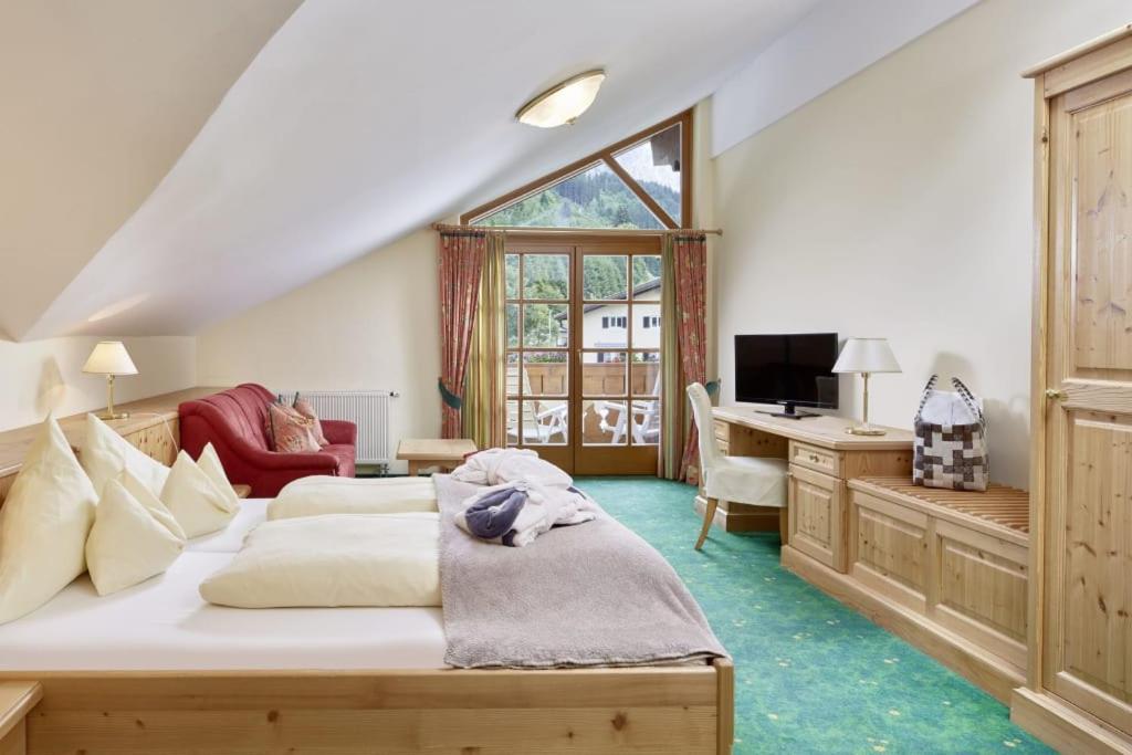 Double Room with Balcony photo 2