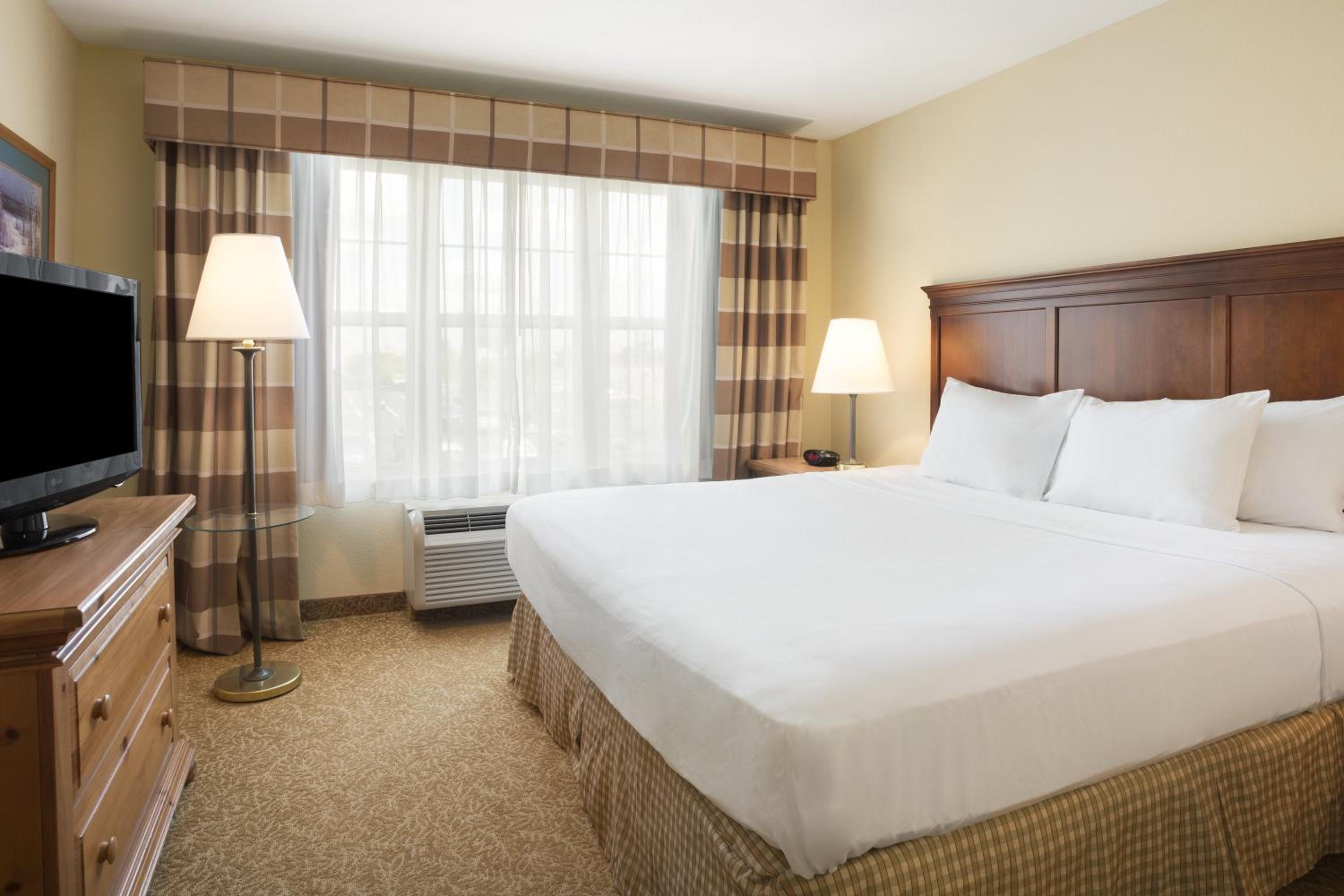 King Suite with Sofa Bed - Photo 6