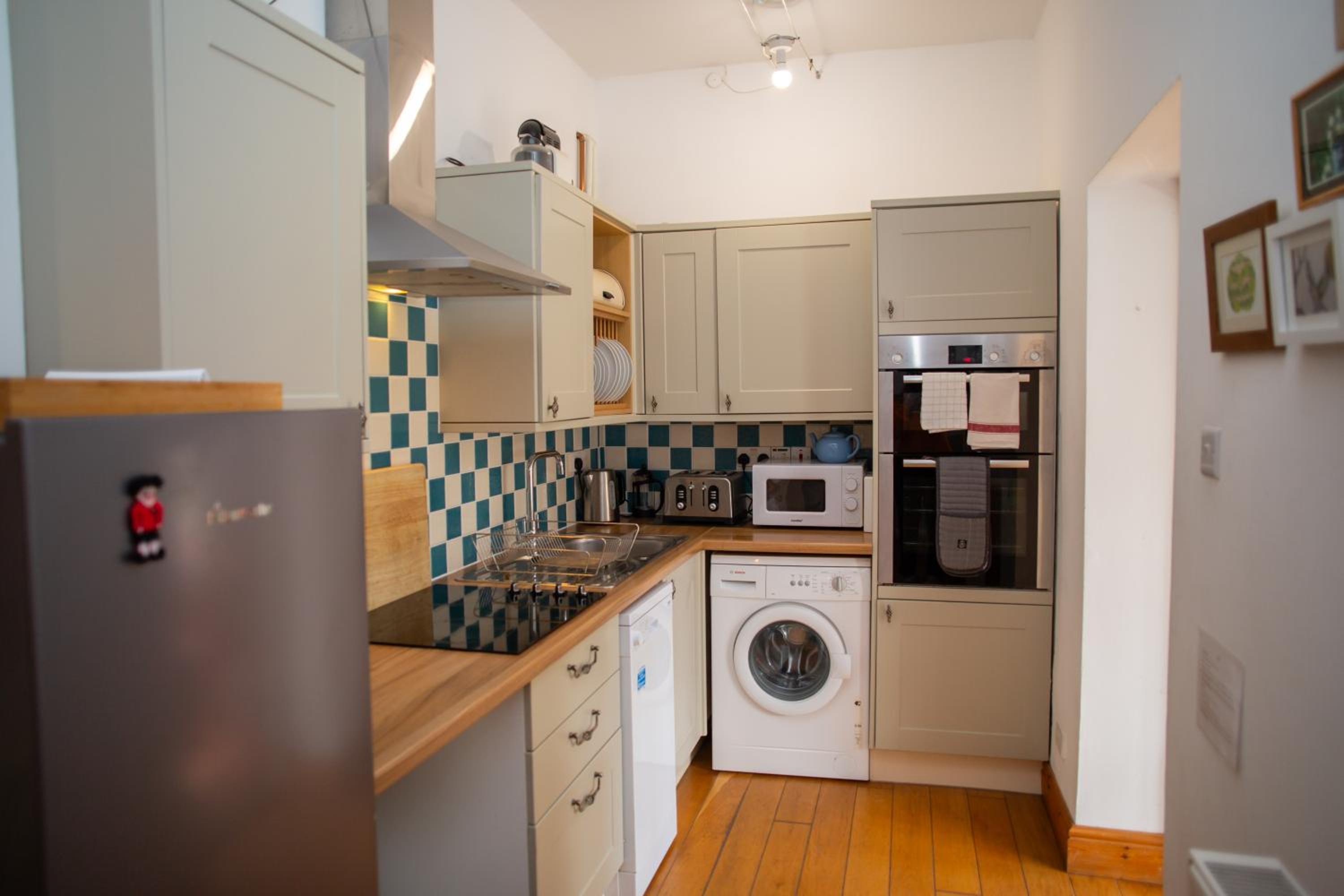 Three-Bedroom House photo 2