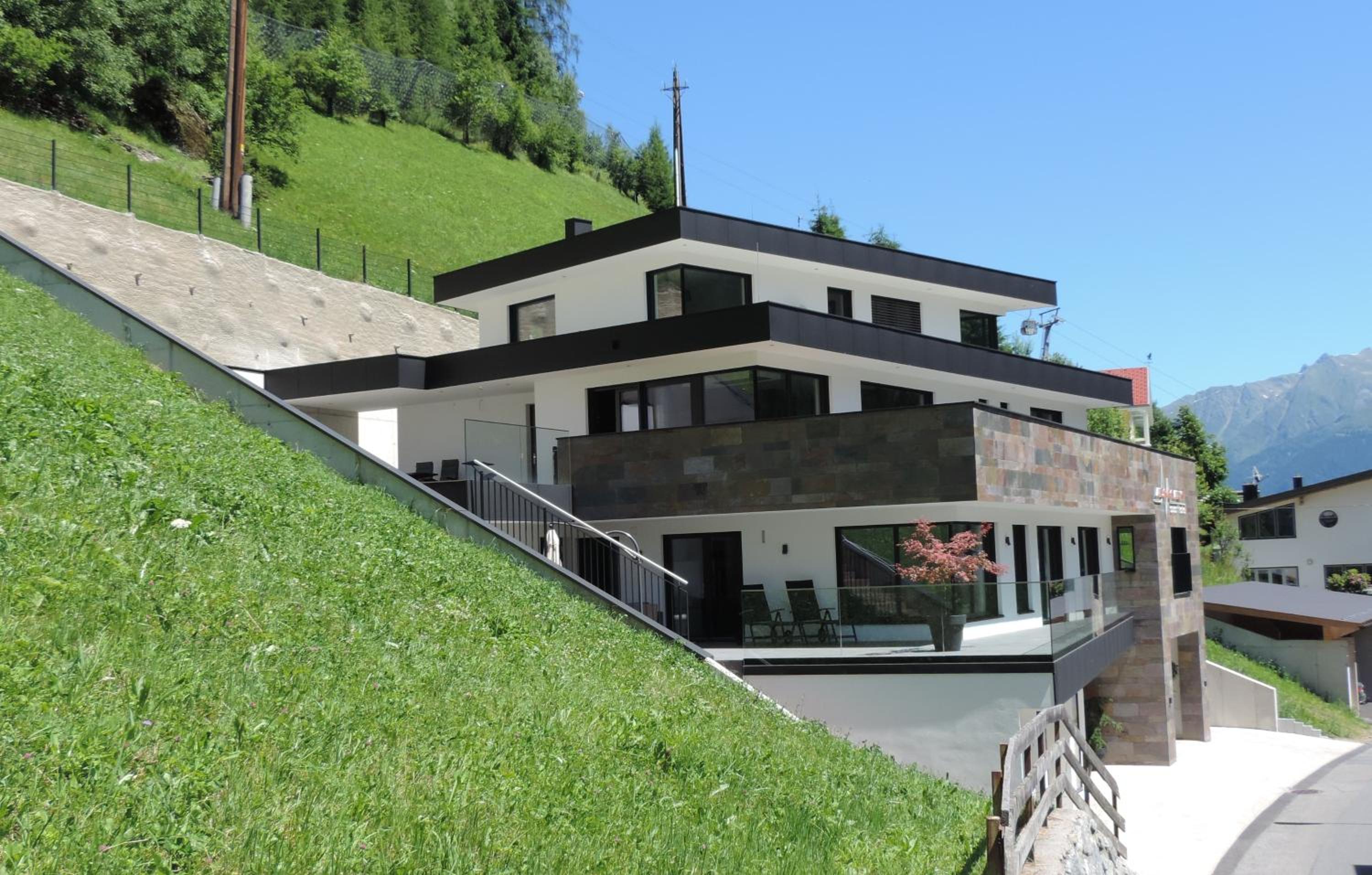 Apartment with Terrace photo 2