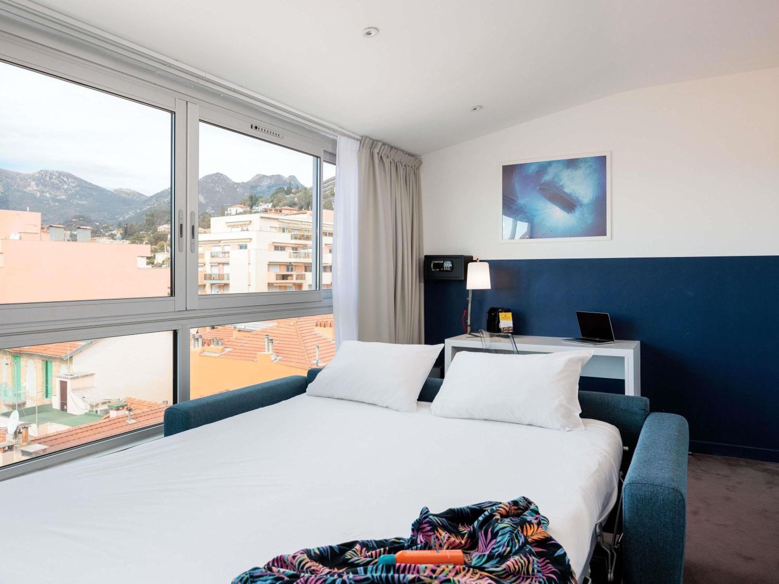 Standard Family Room with One Double Bed and Sofa photo 3