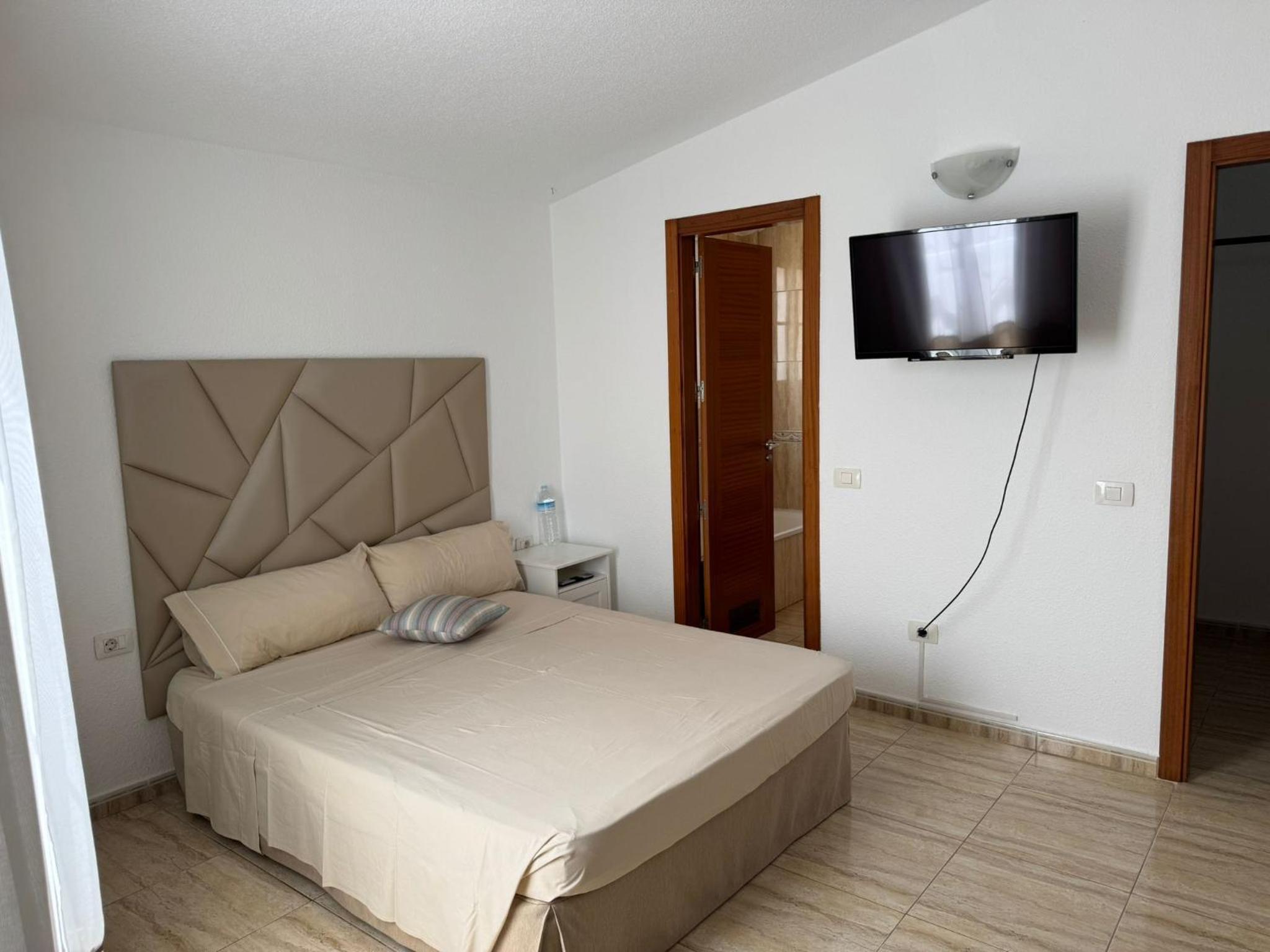 Habitación Triple con Baño Privado