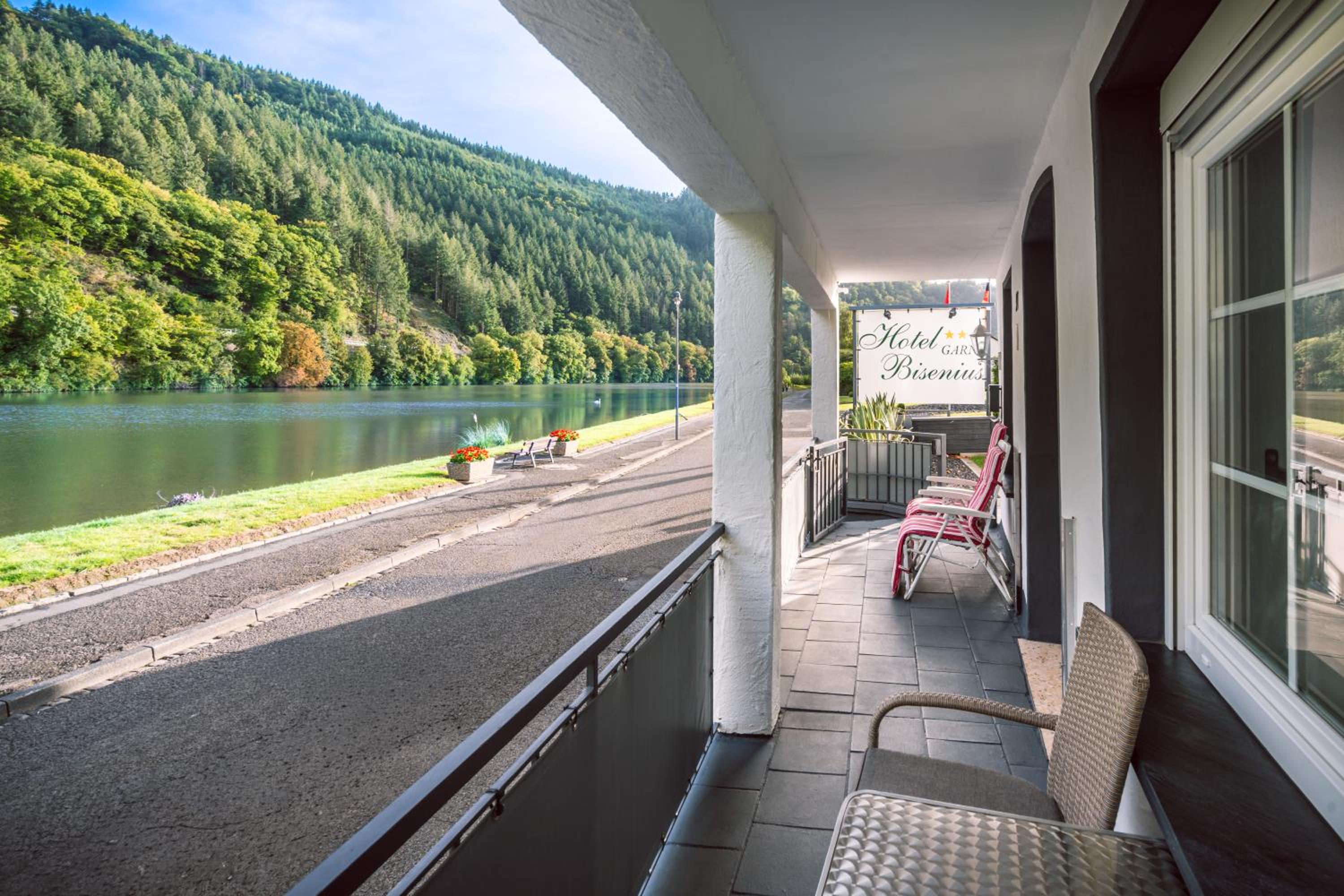 One-Bedroom Apartment with Terrace