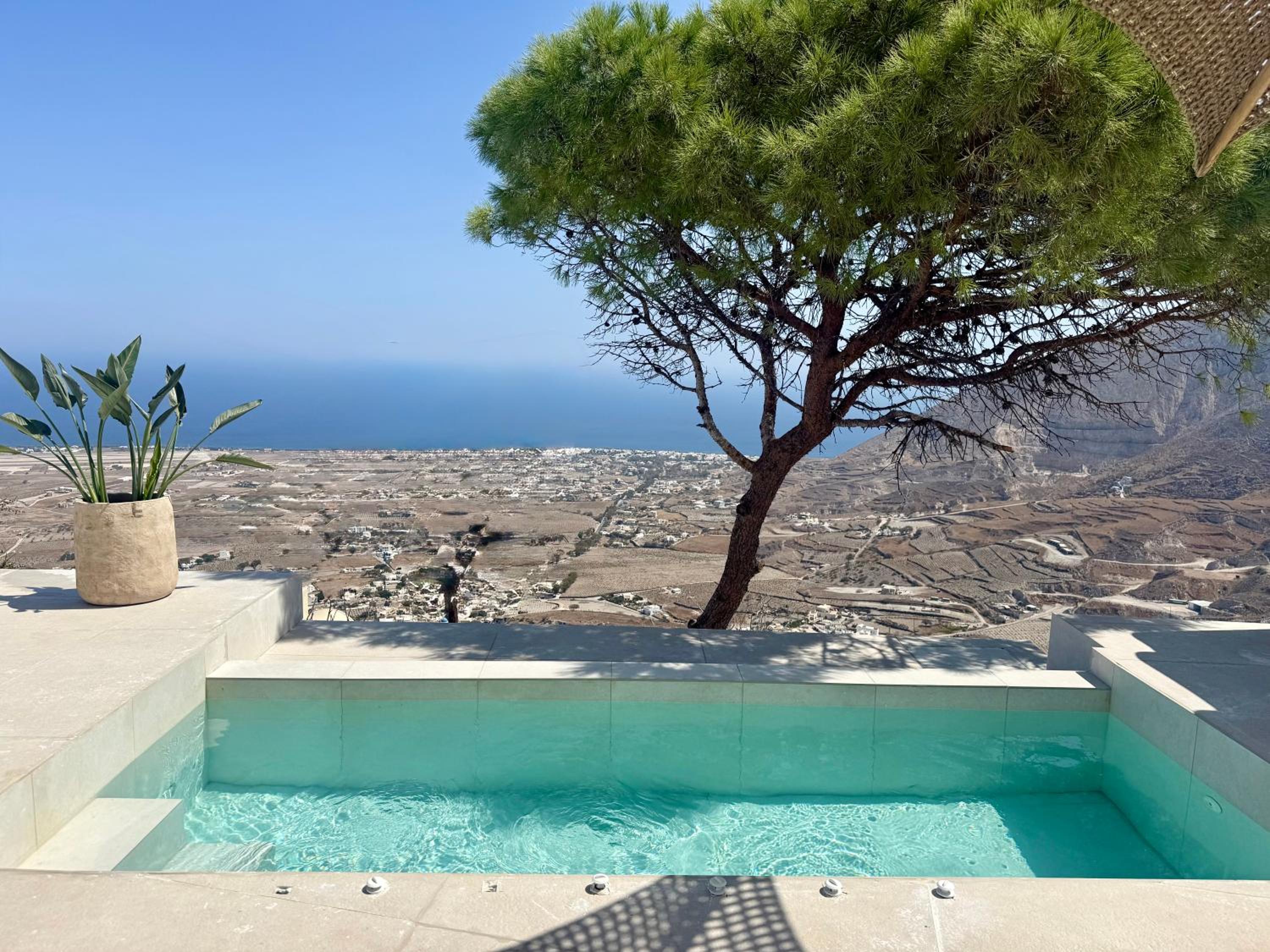 Suite with Private Pool - Photo 12