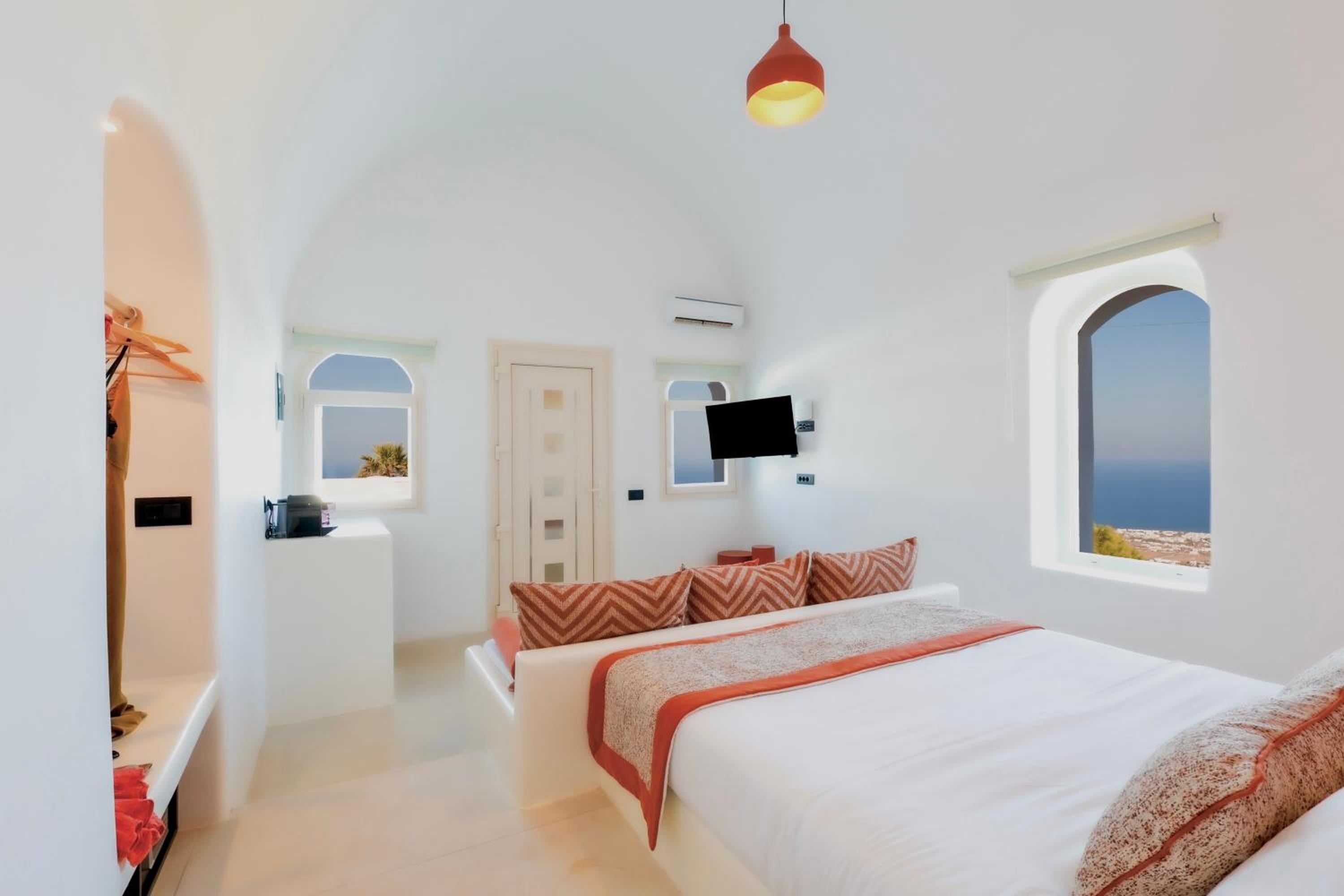 Deluxe Suite with Spa Bath