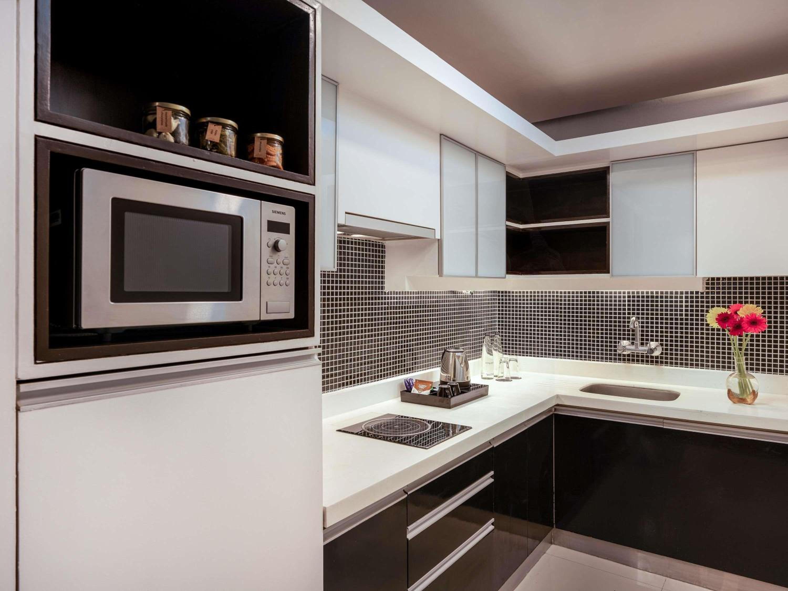 Executive Suite with Balcony with 20% discount on food and soft beverages and spa and Happy Hour 1+1 at By the Blue - Photo 6