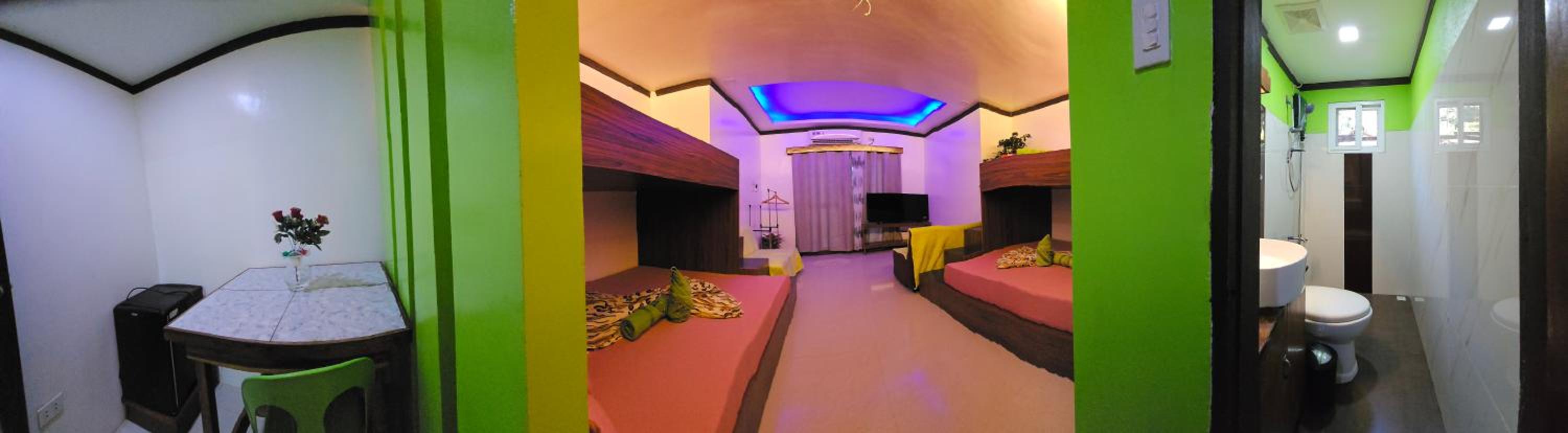 Deluxe Family Room - Photo 6
