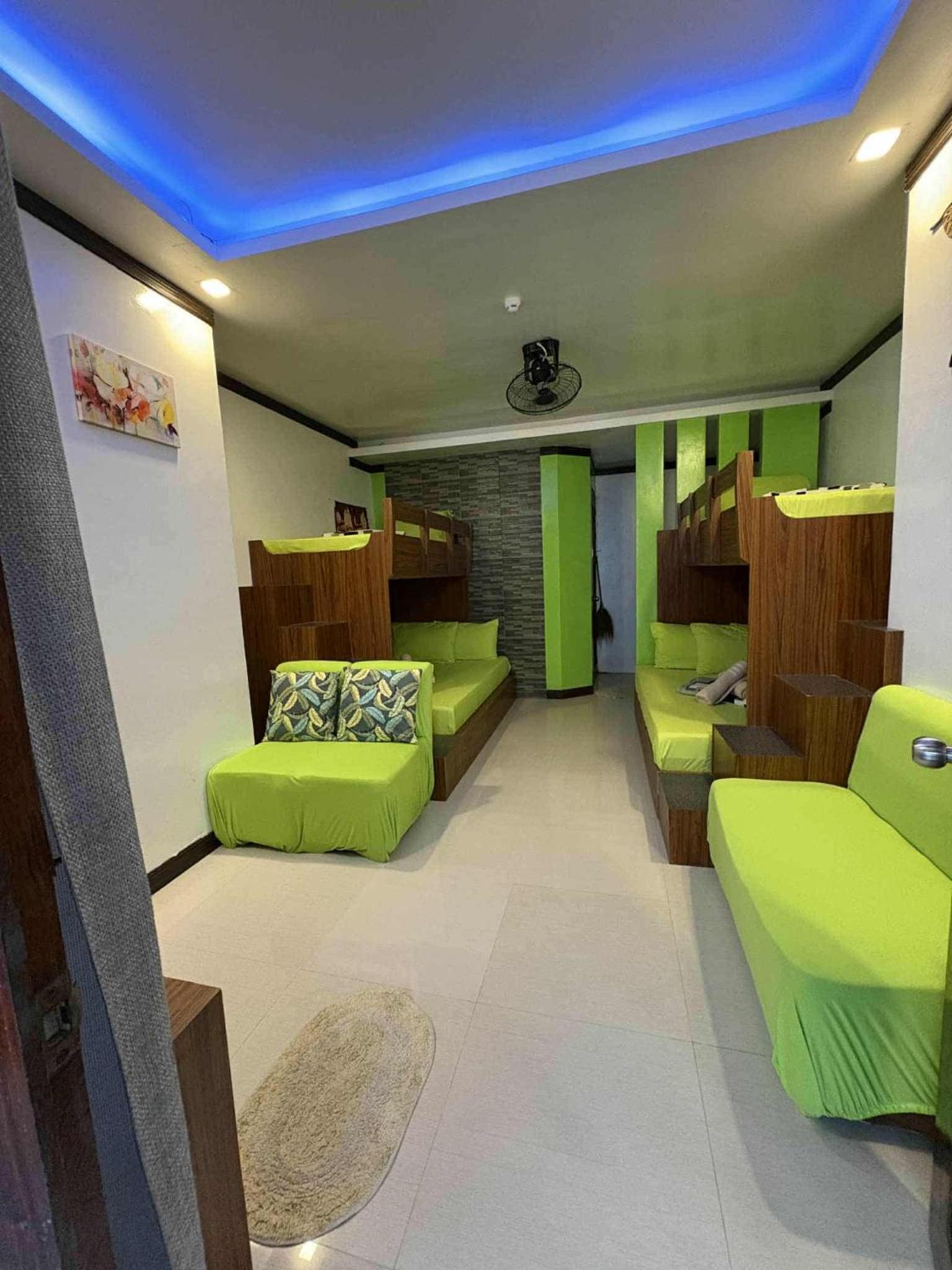 Deluxe Family Room - Photo 1
