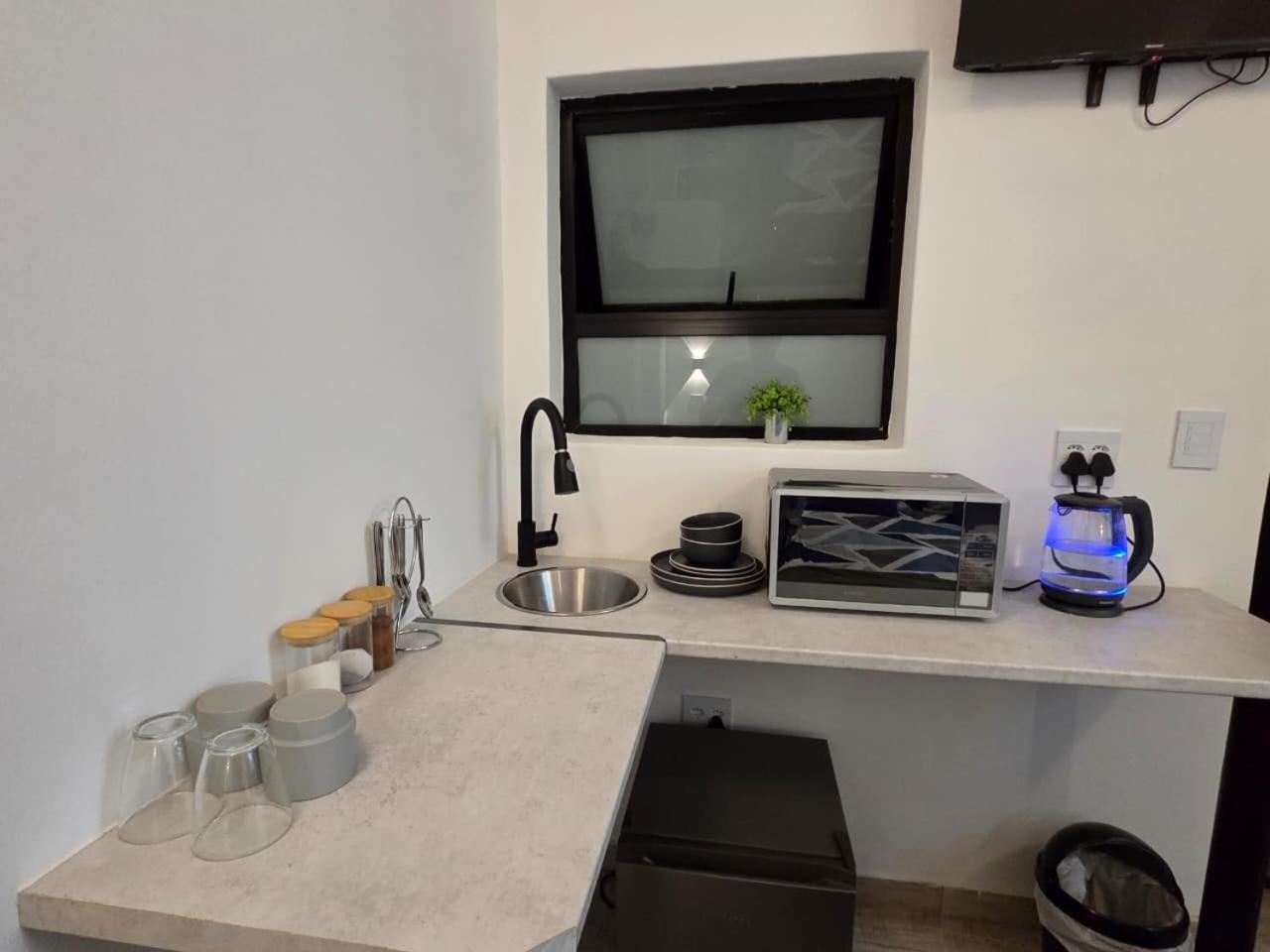 Deluxe Double Room with Shower photo 2