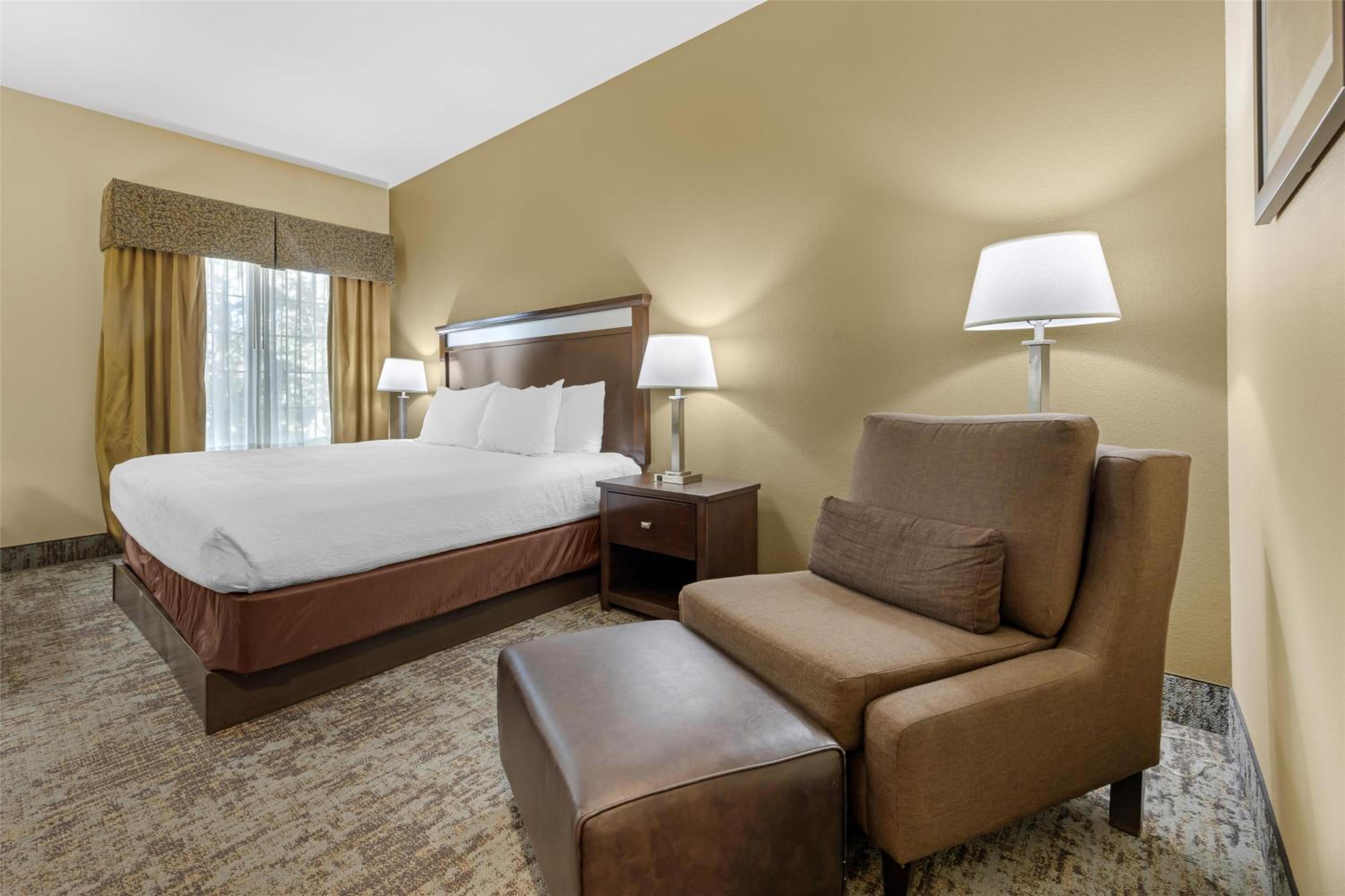 King Room - Mobility Accessible with Bathtub