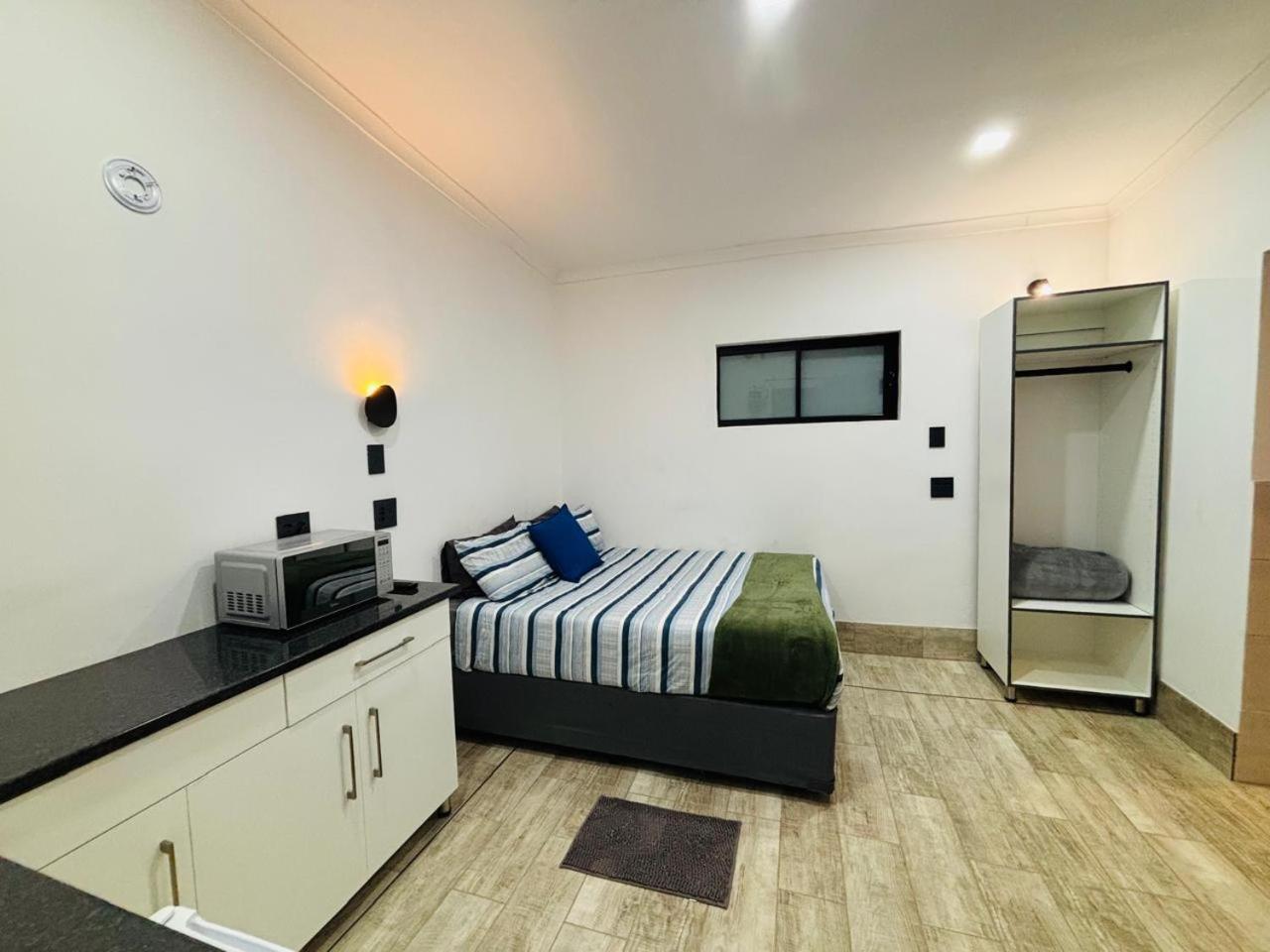 Deluxe Double Room with Balcony photo 2